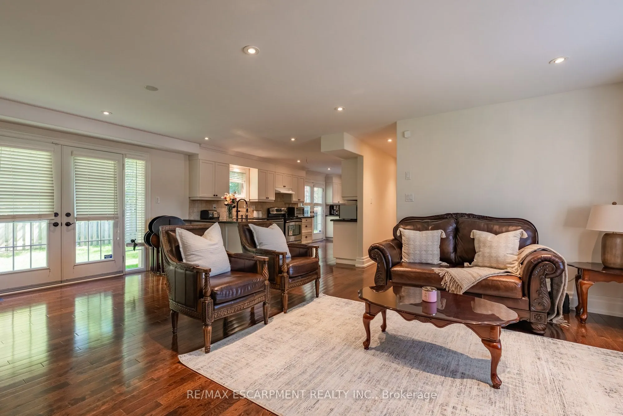 1034 Lakeshore Road W