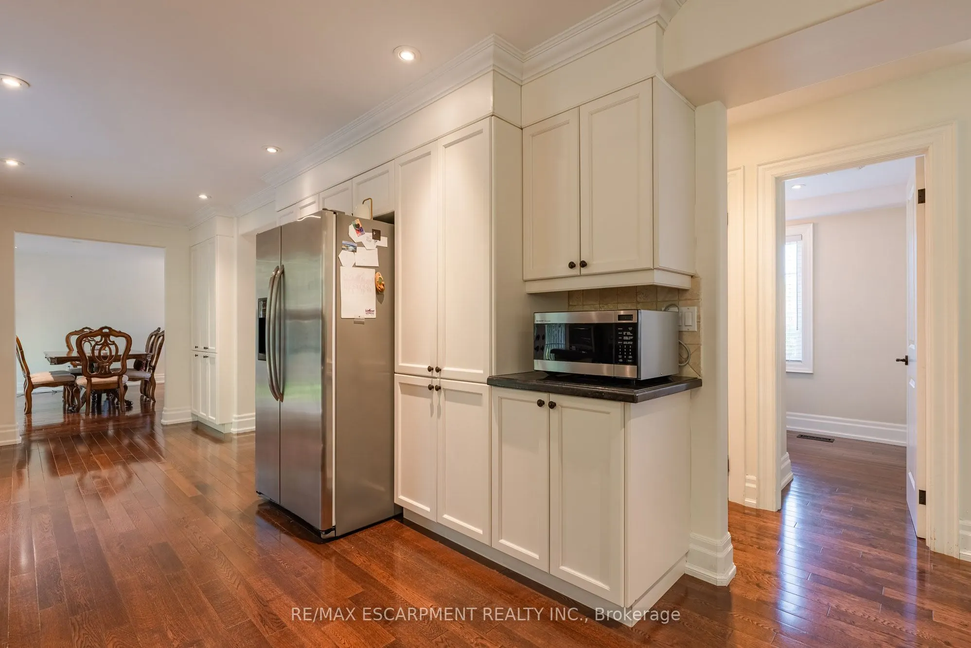 1034 Lakeshore Road W