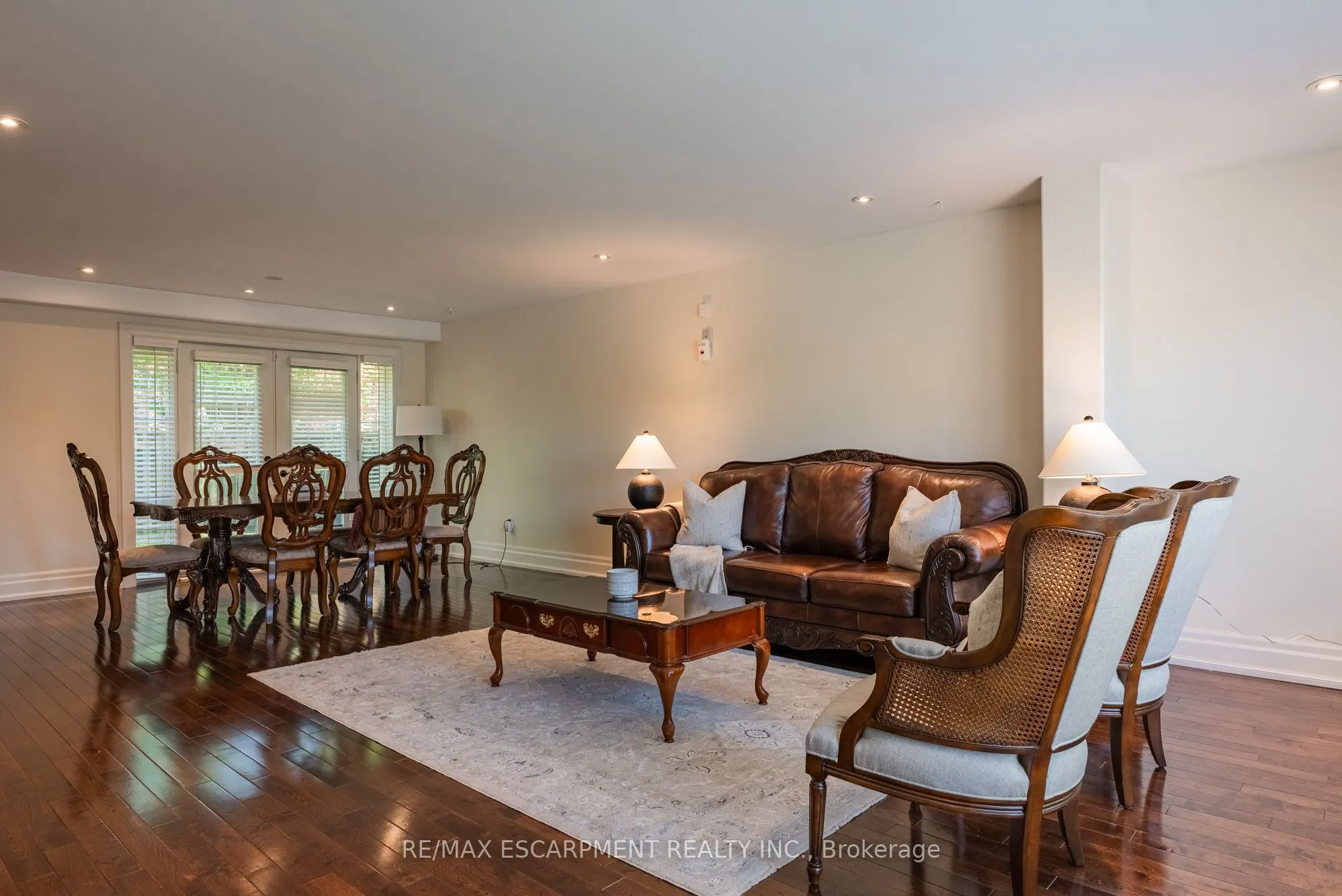 1034 Lakeshore Road W