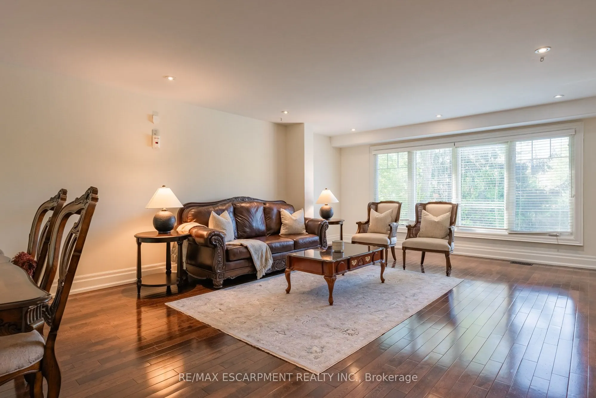 1034 Lakeshore Road W