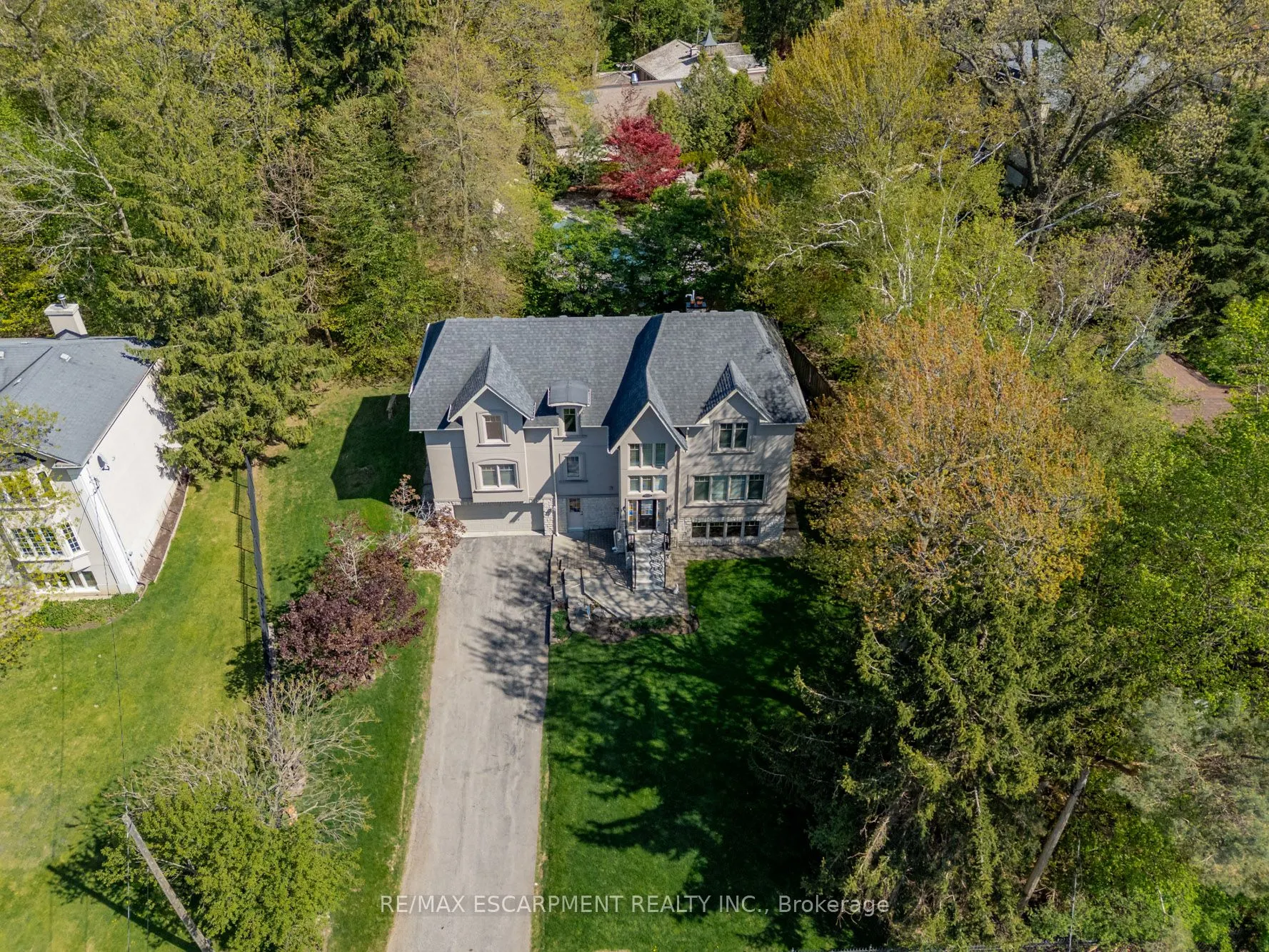 1034 Lakeshore Road W