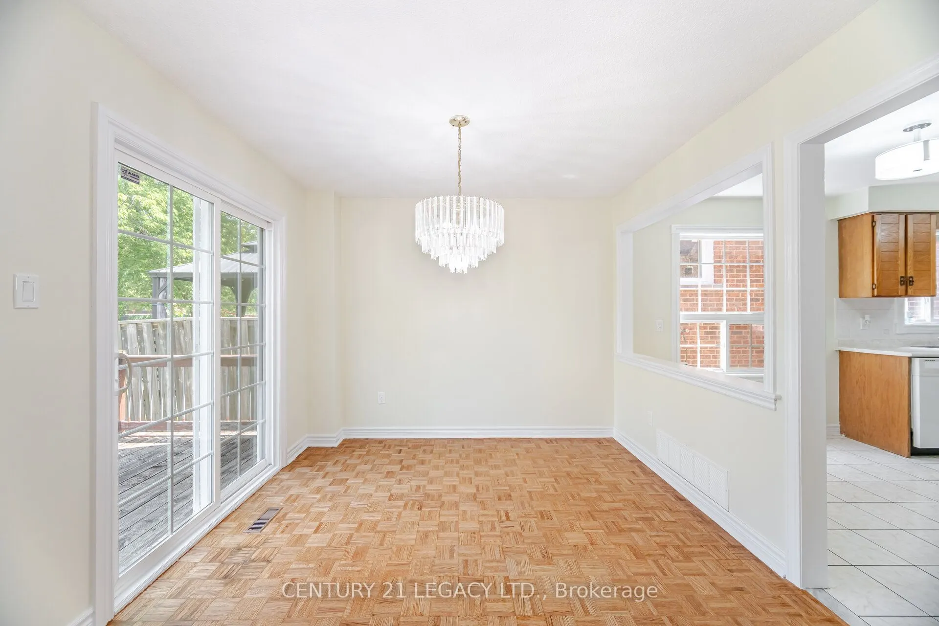 3182 Bracknell Crescent