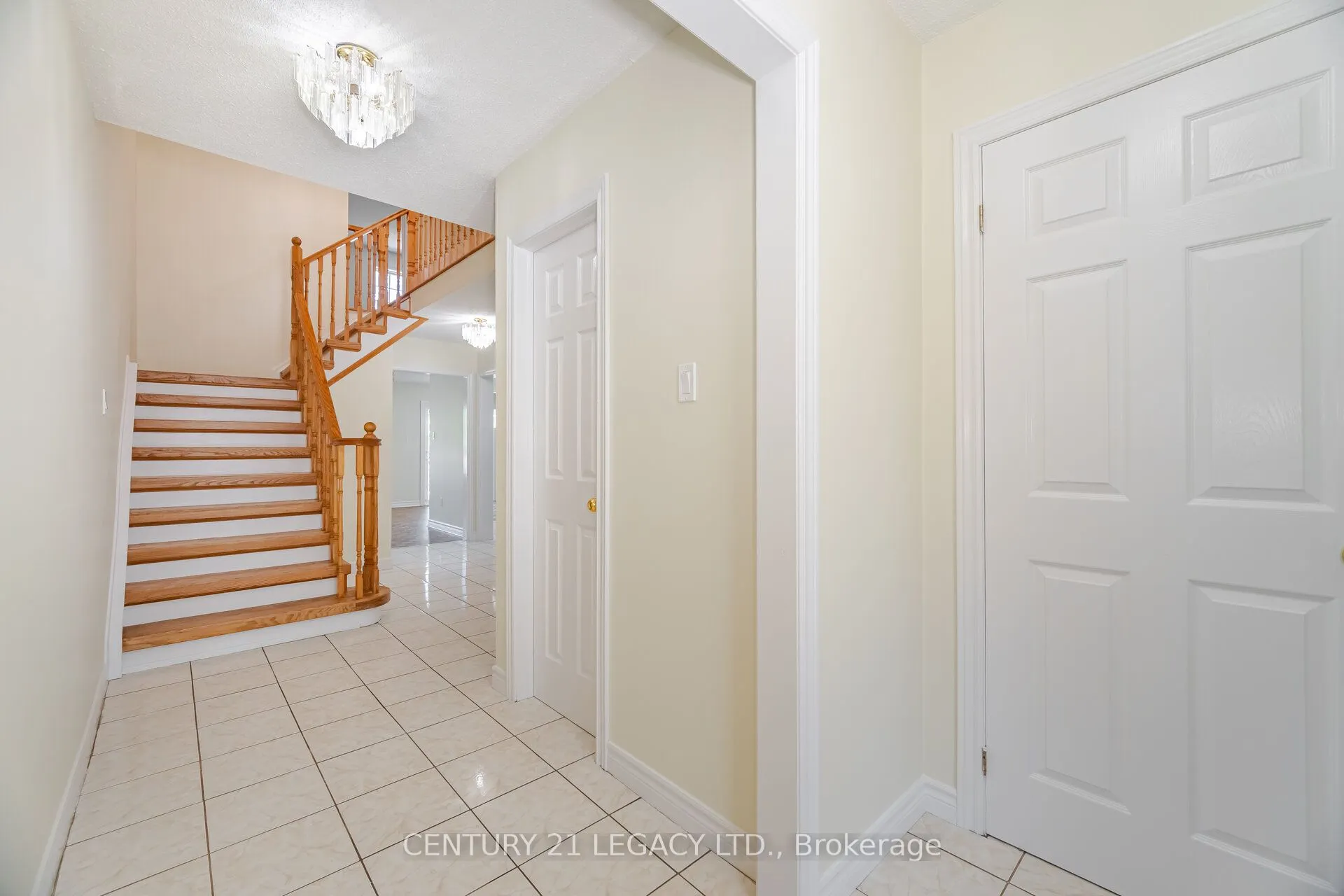 3182 Bracknell Crescent