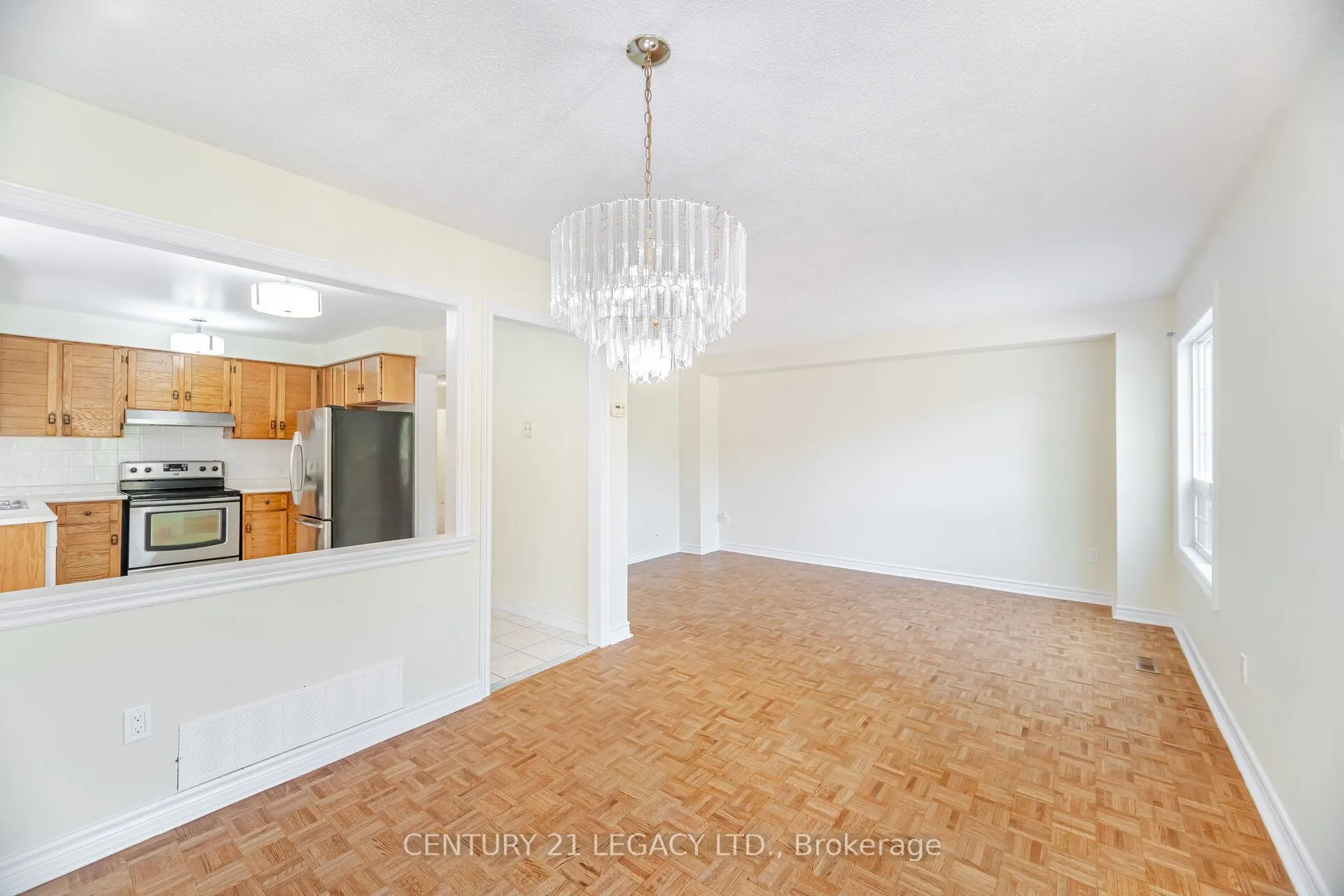 3182 Bracknell Crescent