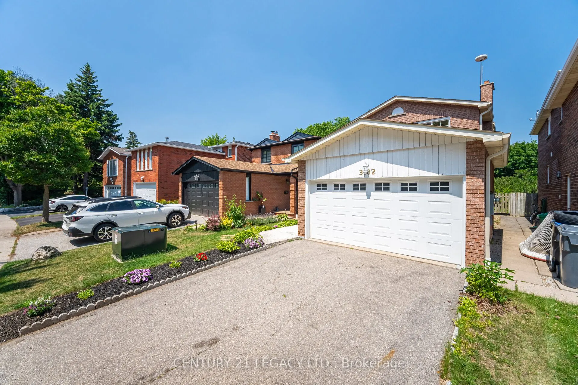 3182 Bracknell Crescent