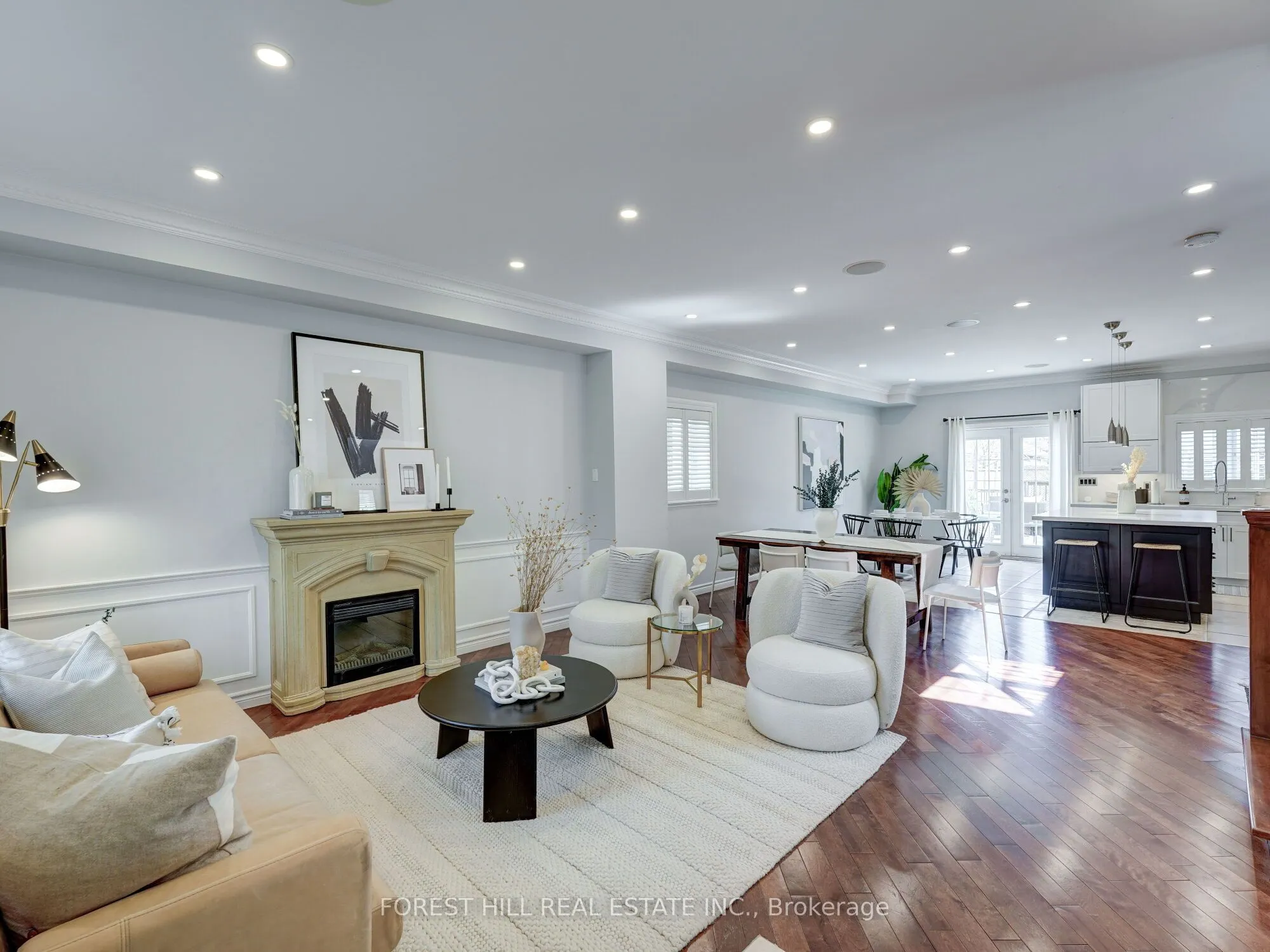 33 Rothsay Avenue E