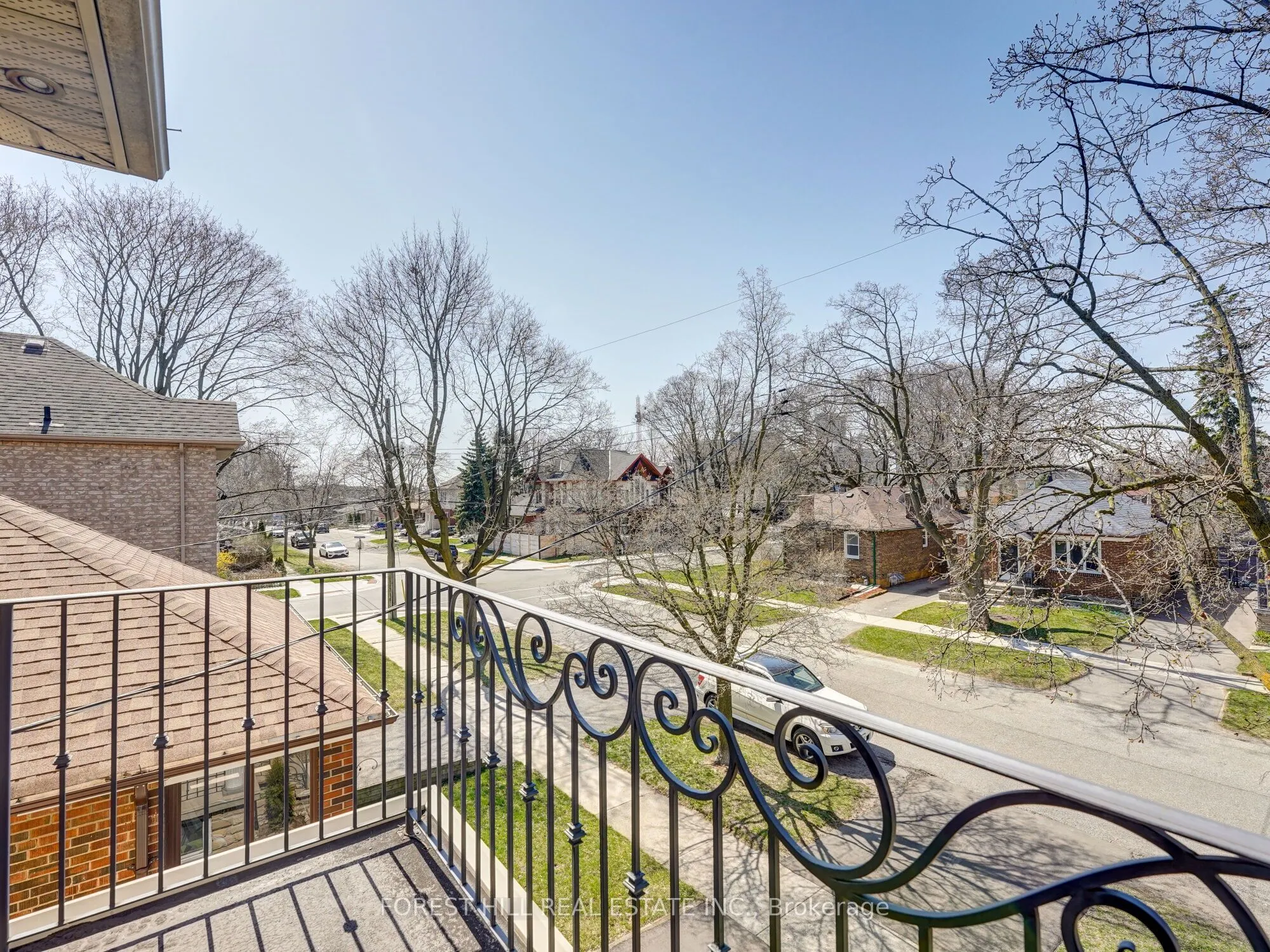 33 Rothsay Avenue E