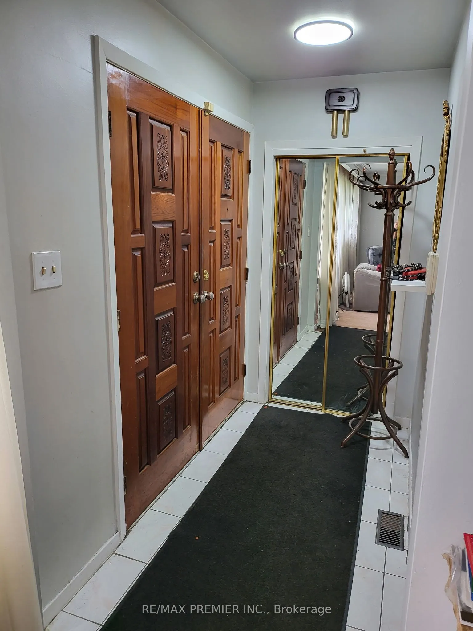 53 Rosefair Crescent