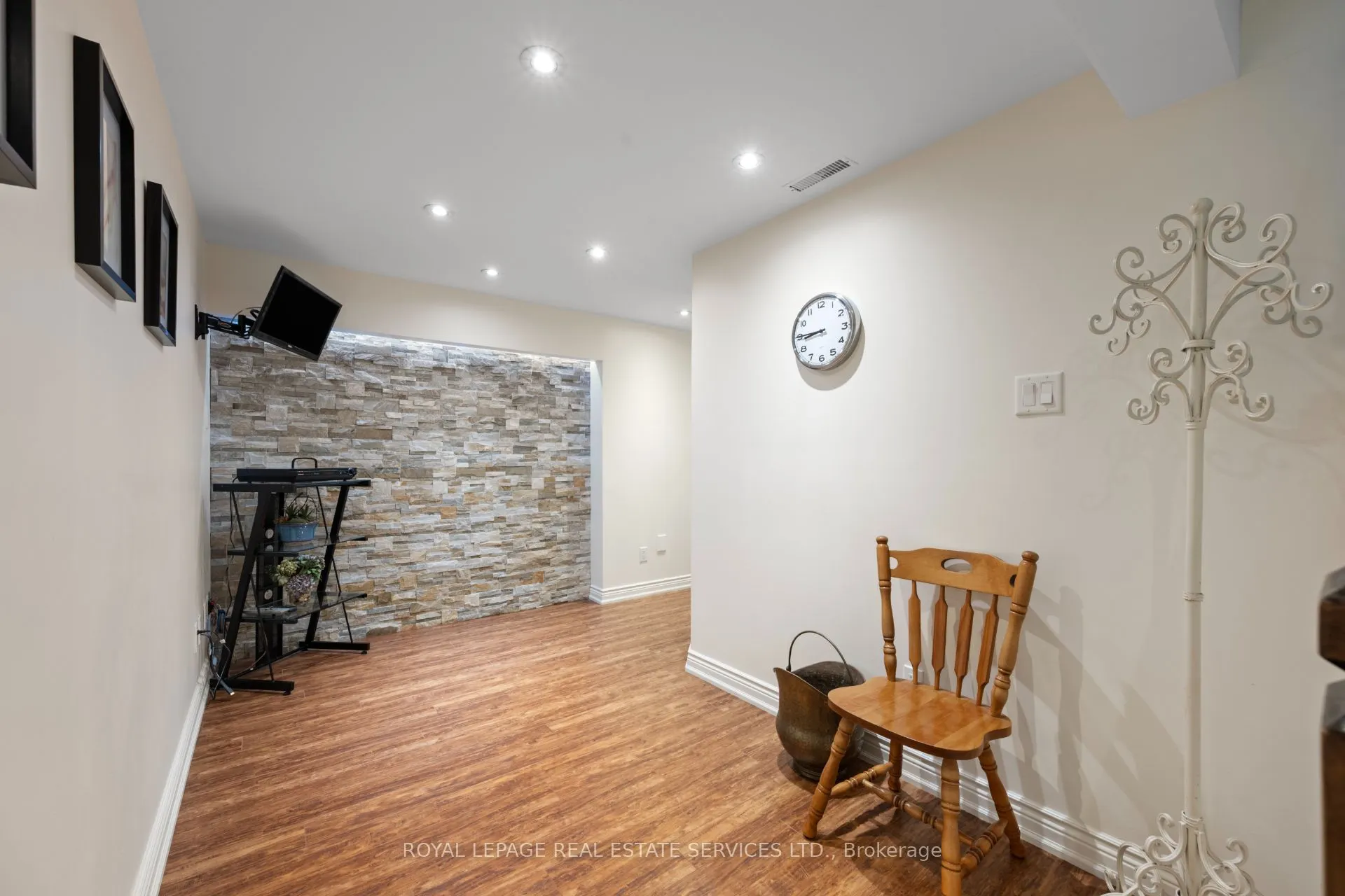 106 West Deane Park Drive