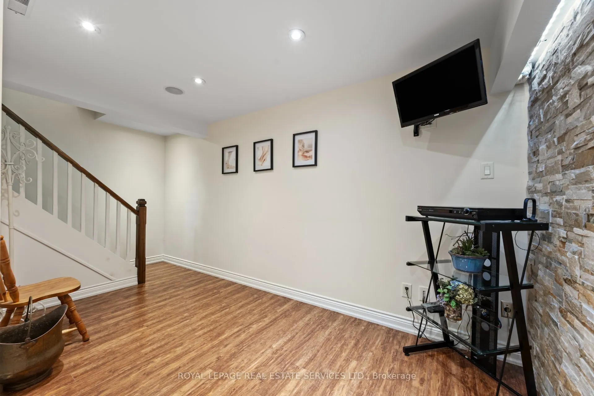 106 West Deane Park Drive
