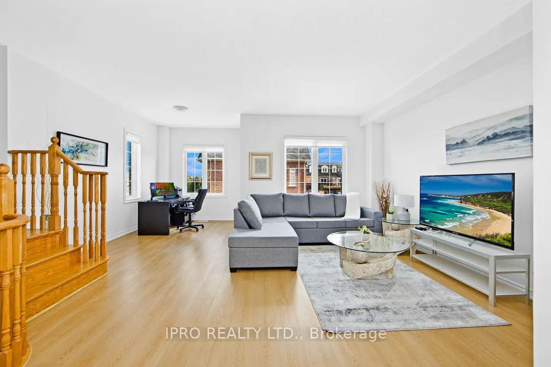 2 Pomarine Way
