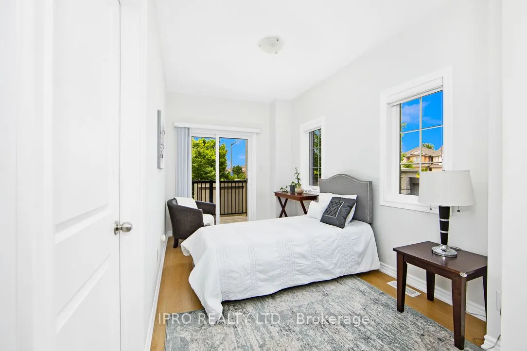 2 Pomarine Way