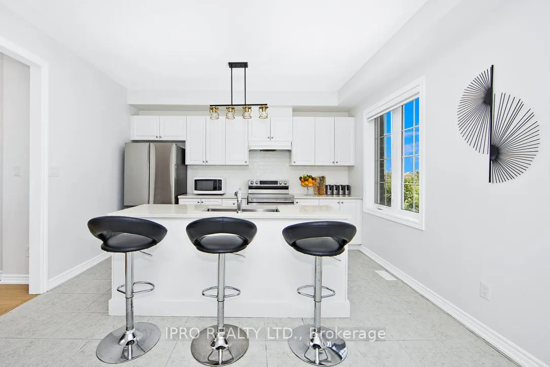2 Pomarine Way
