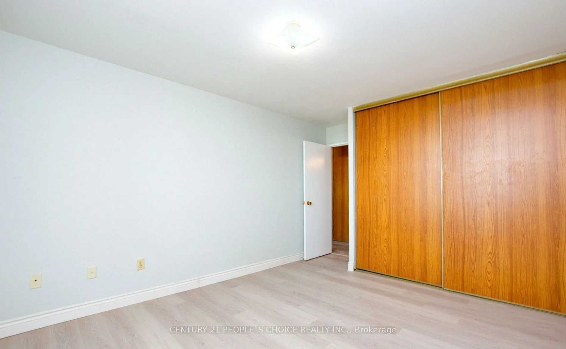 3533 Derry Road E, #801