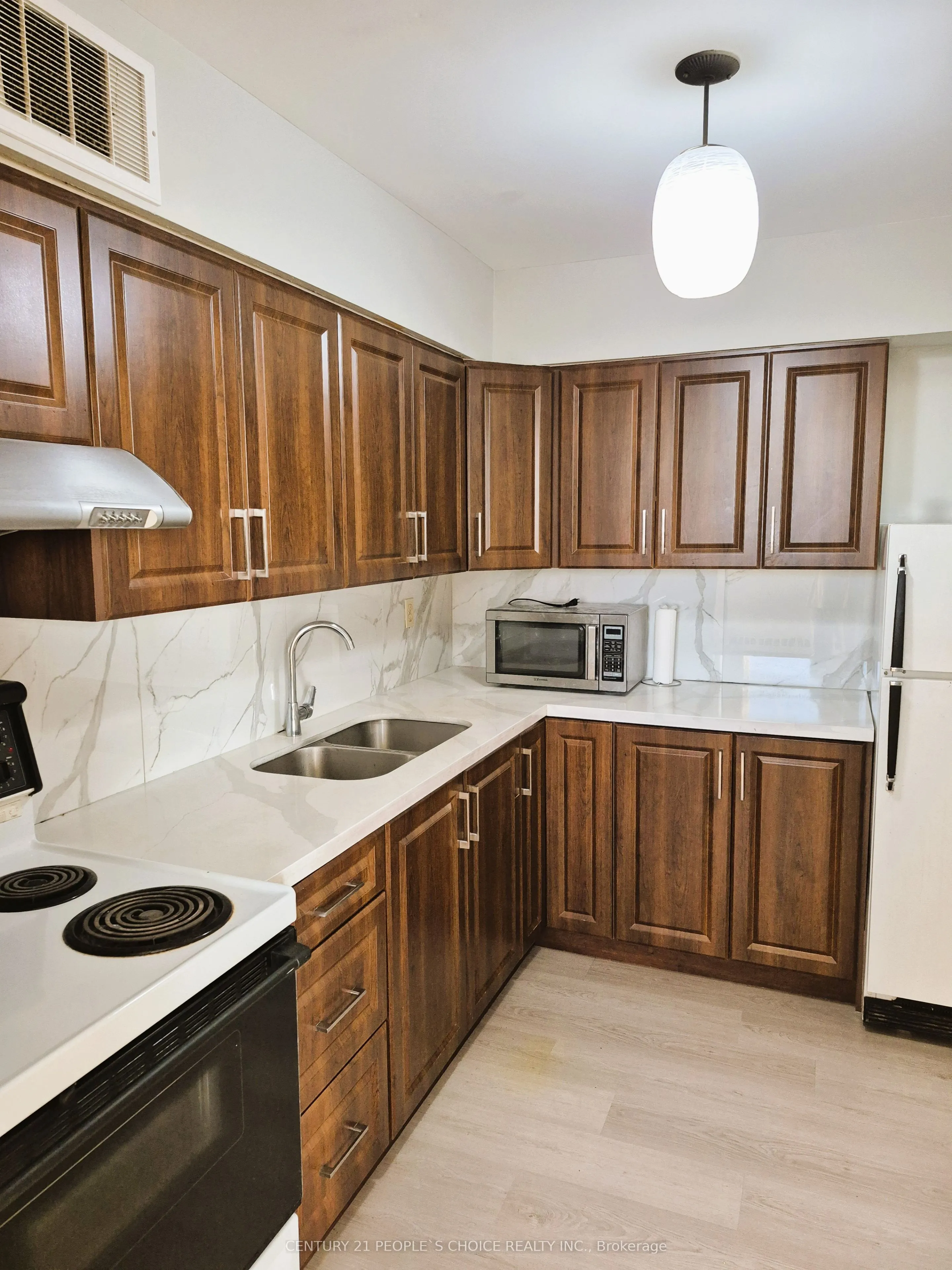 3533 Derry Road E, #801