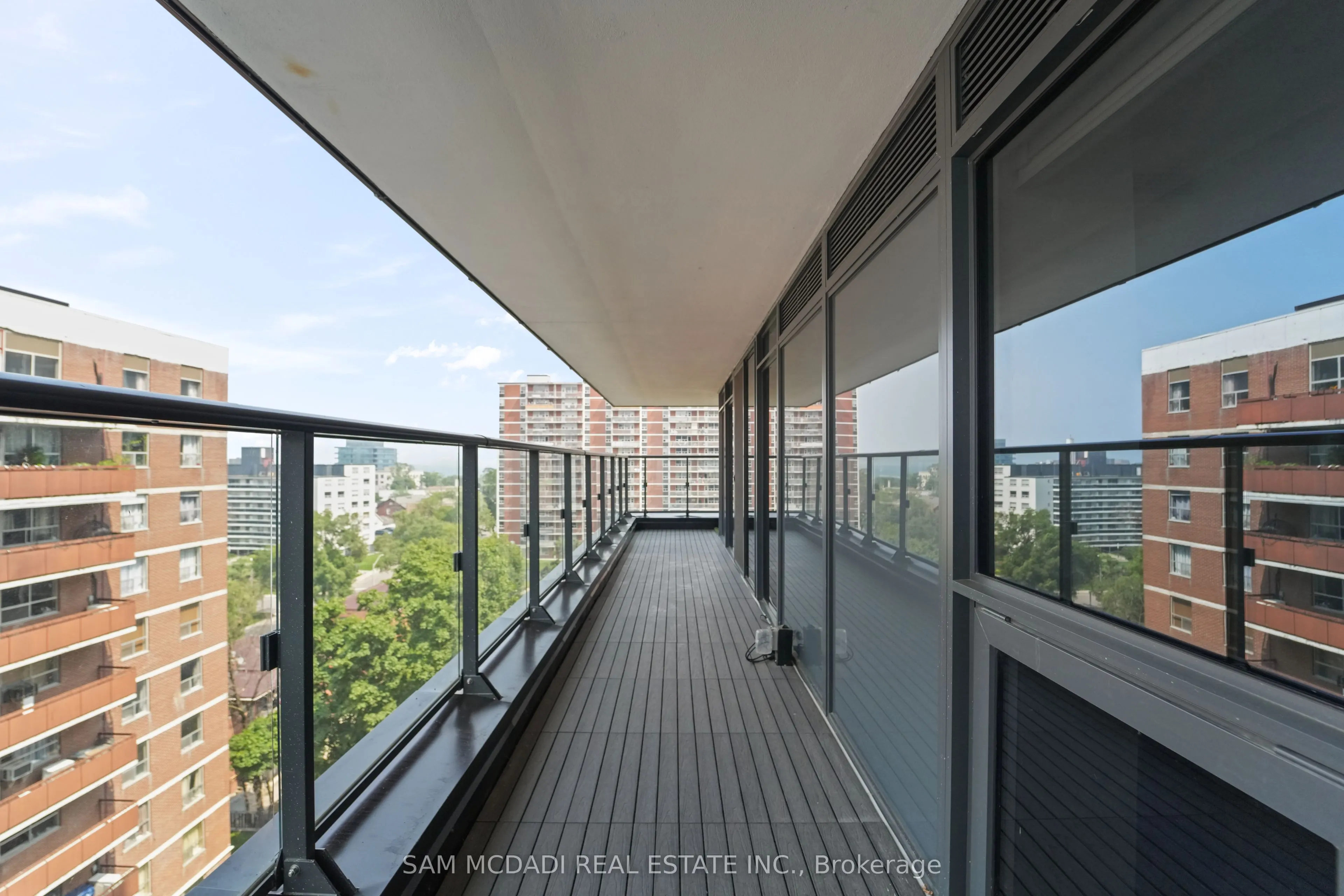 21 PARK Street E, #815