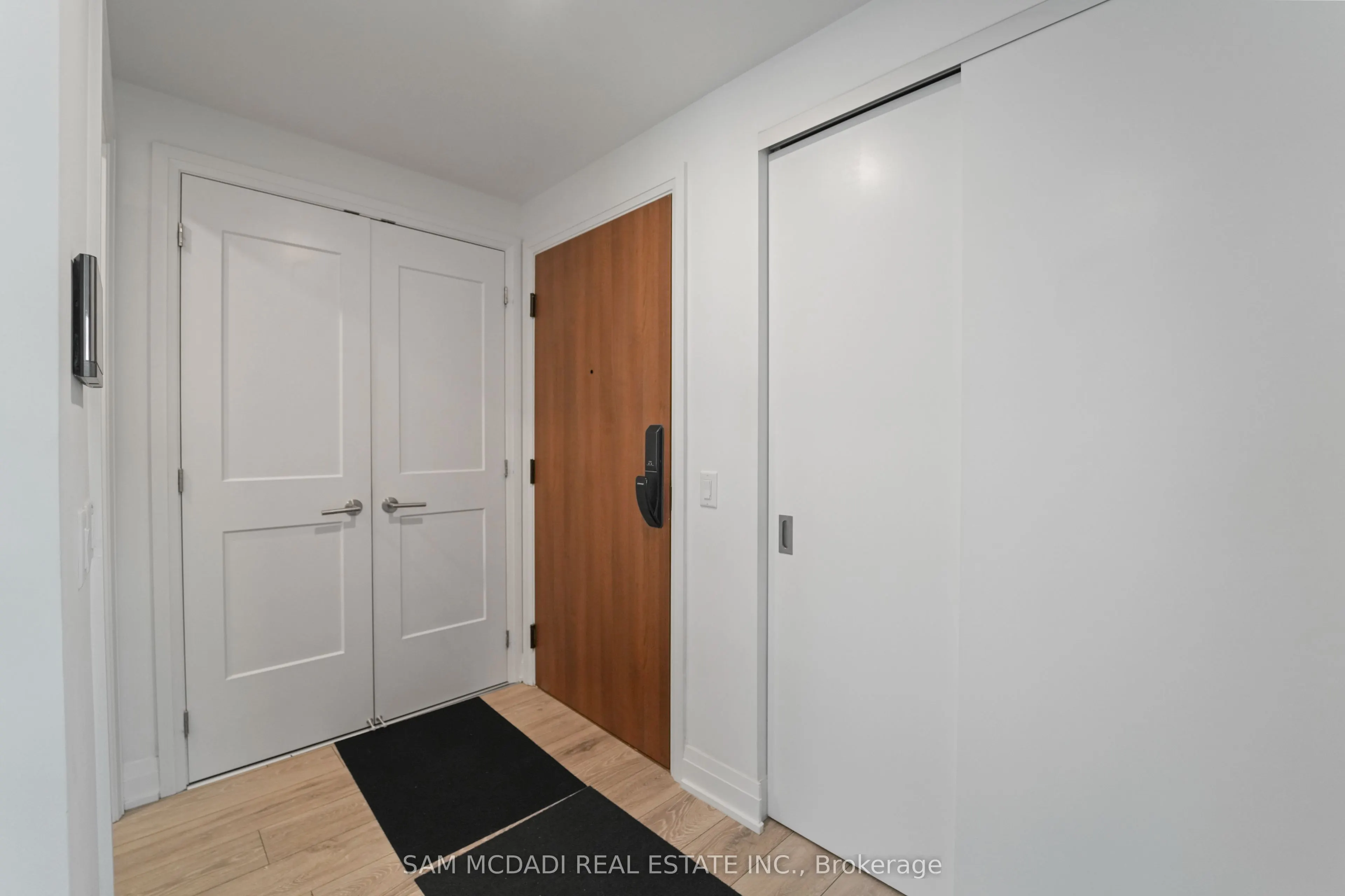 21 PARK Street E, #815