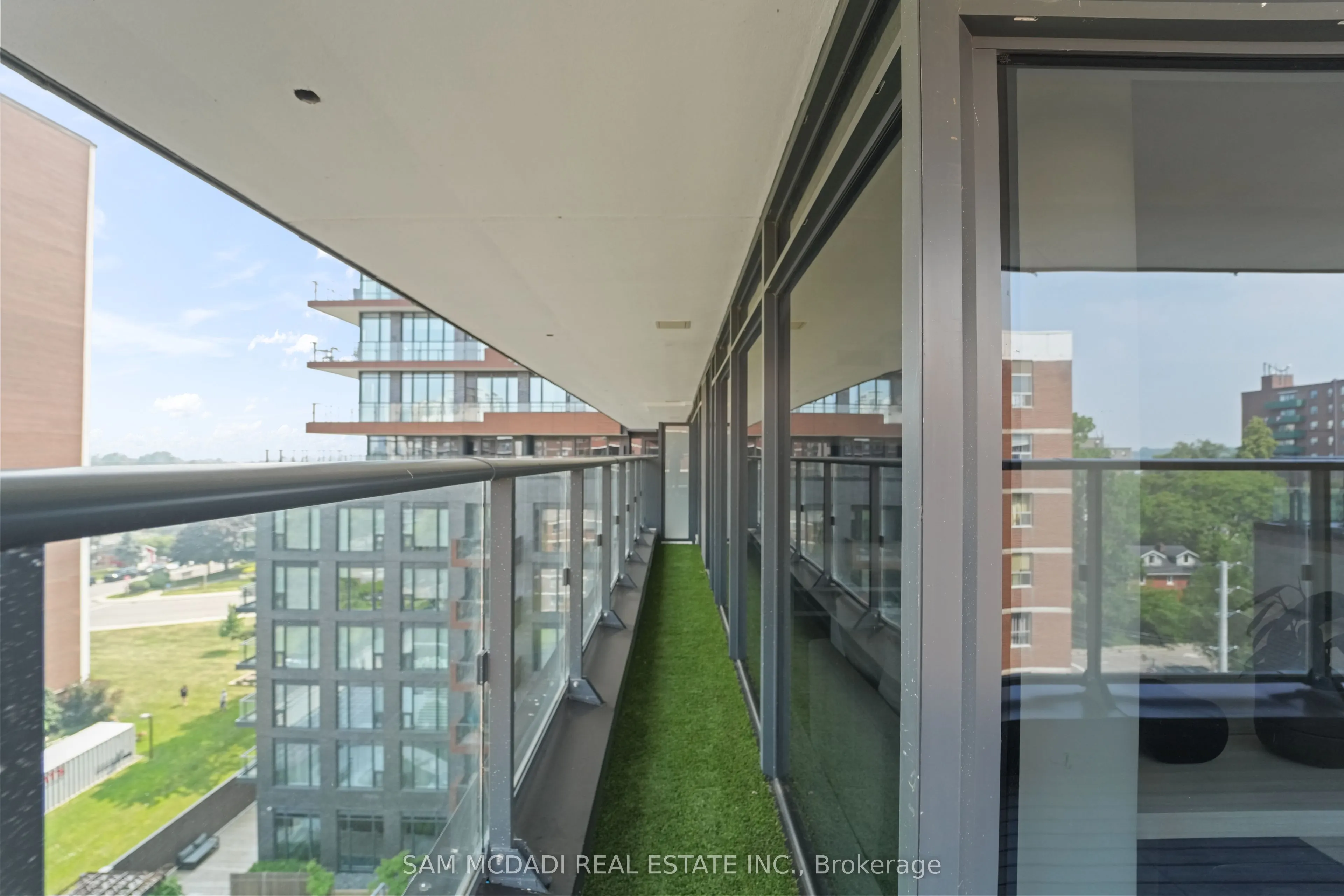 21 PARK Street E, #815