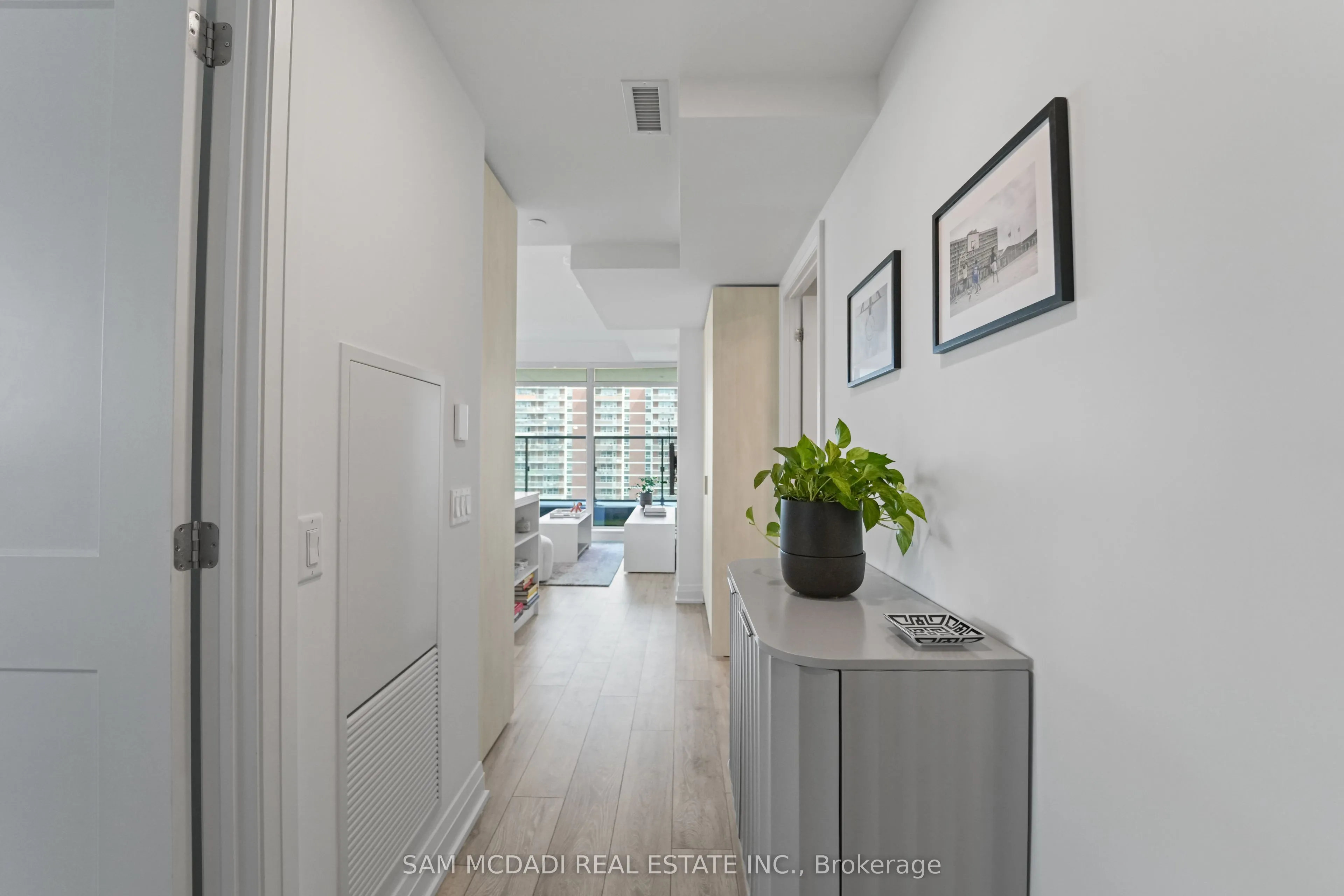 21 PARK Street E, #815