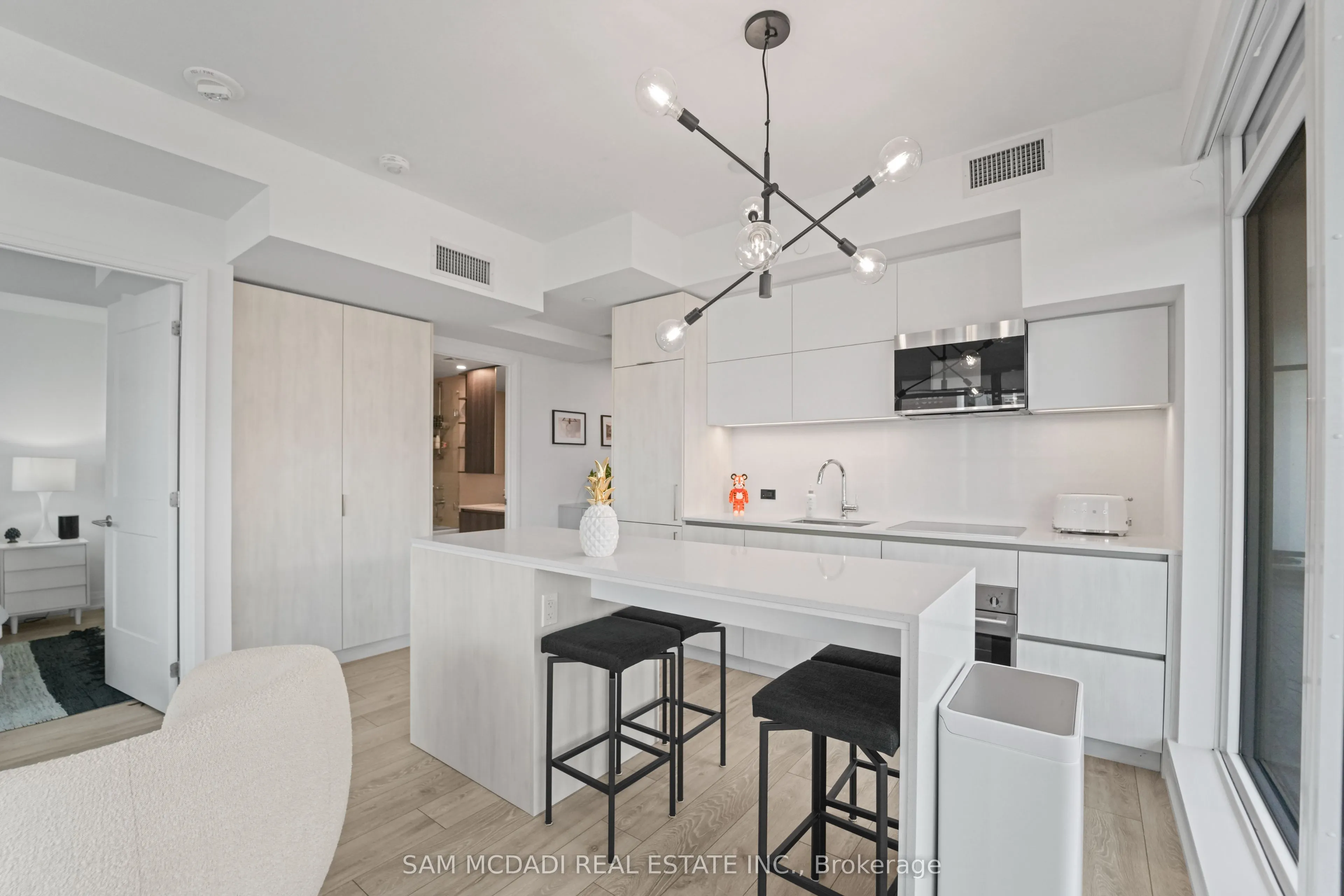21 PARK Street E, #815