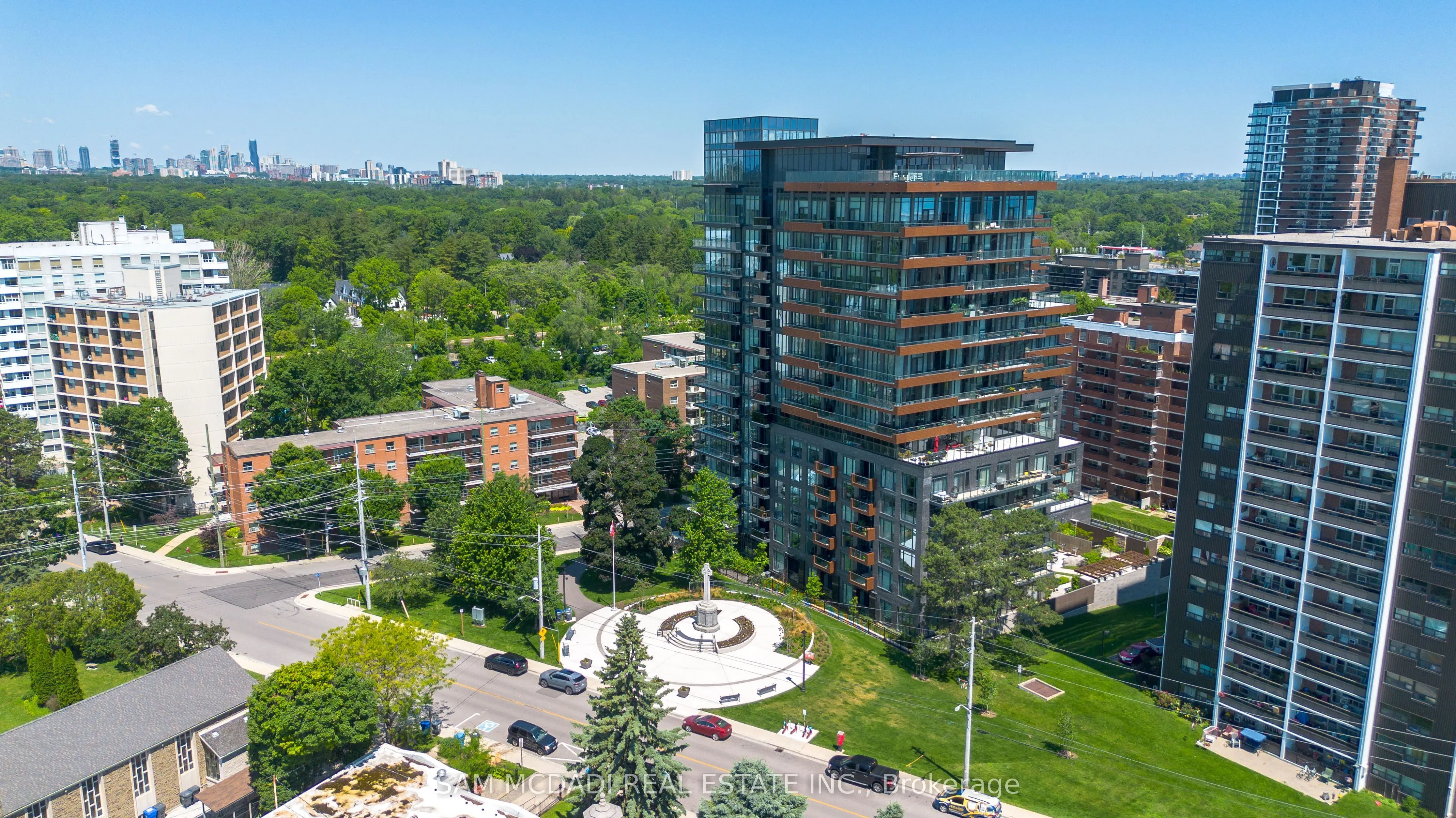 21 PARK Street E, #815