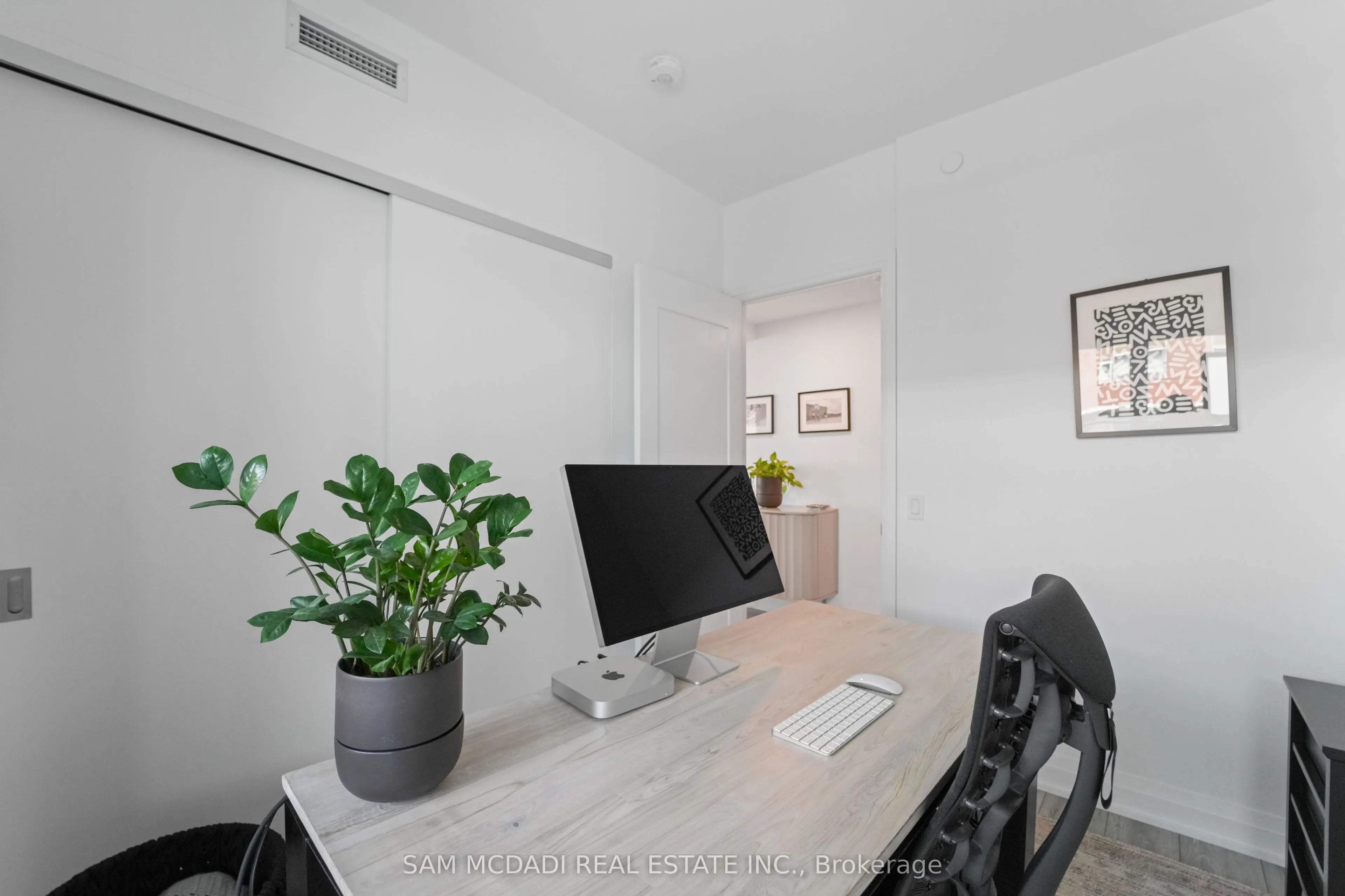 21 PARK Street E, #815