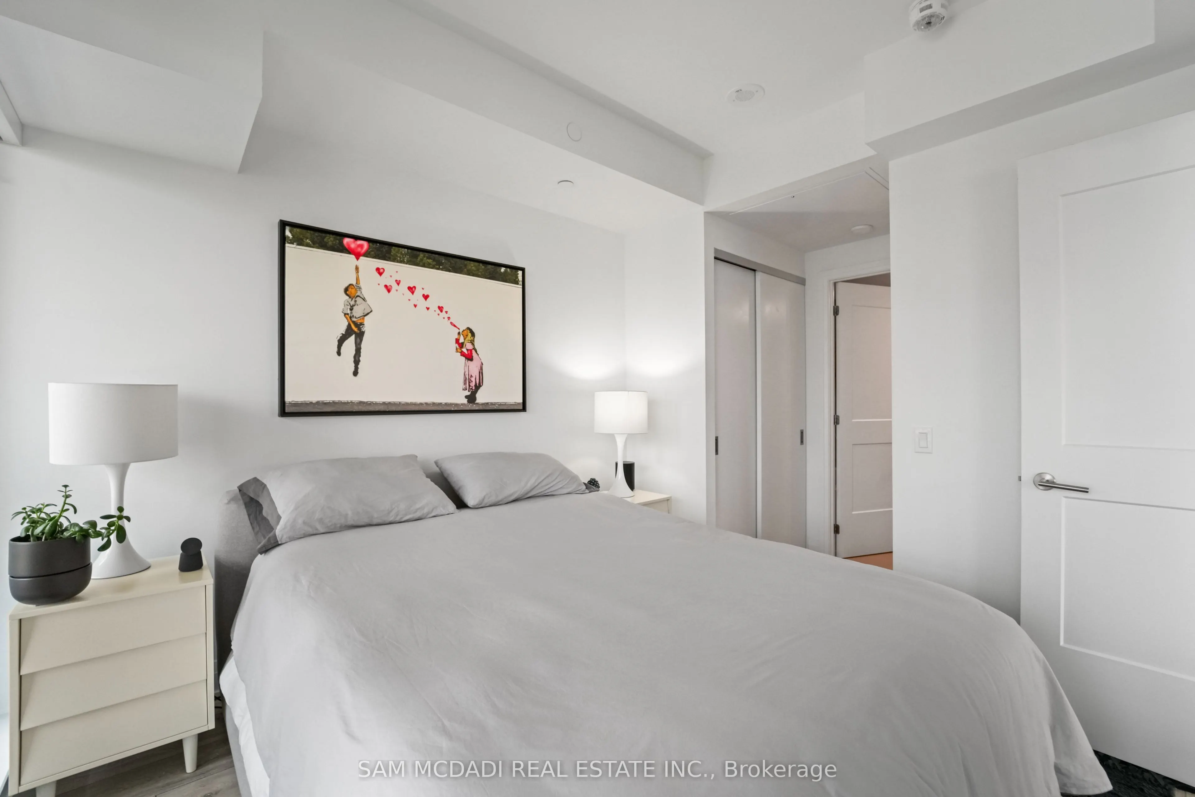 21 PARK Street E, #815