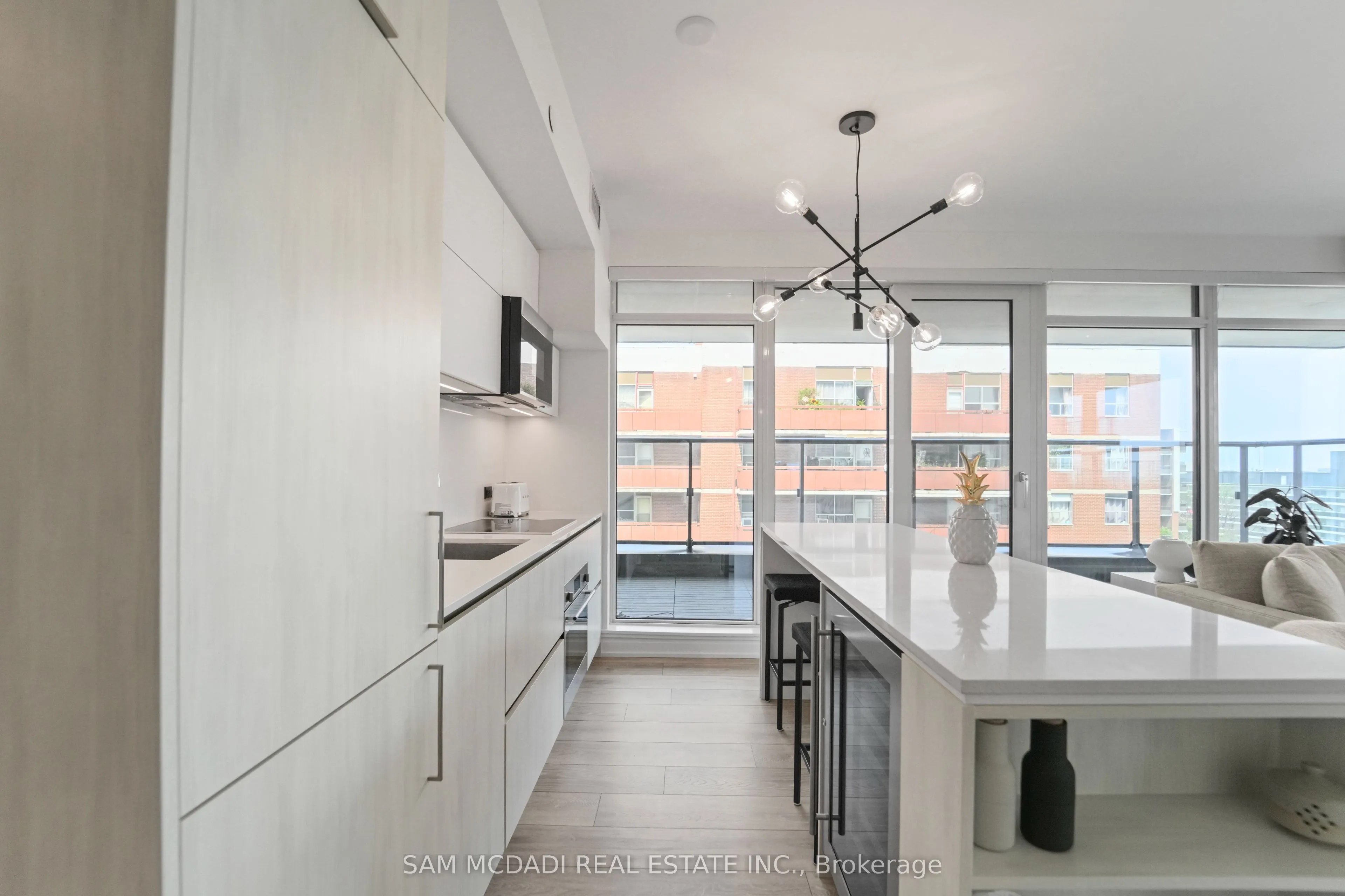 21 PARK Street E, #815