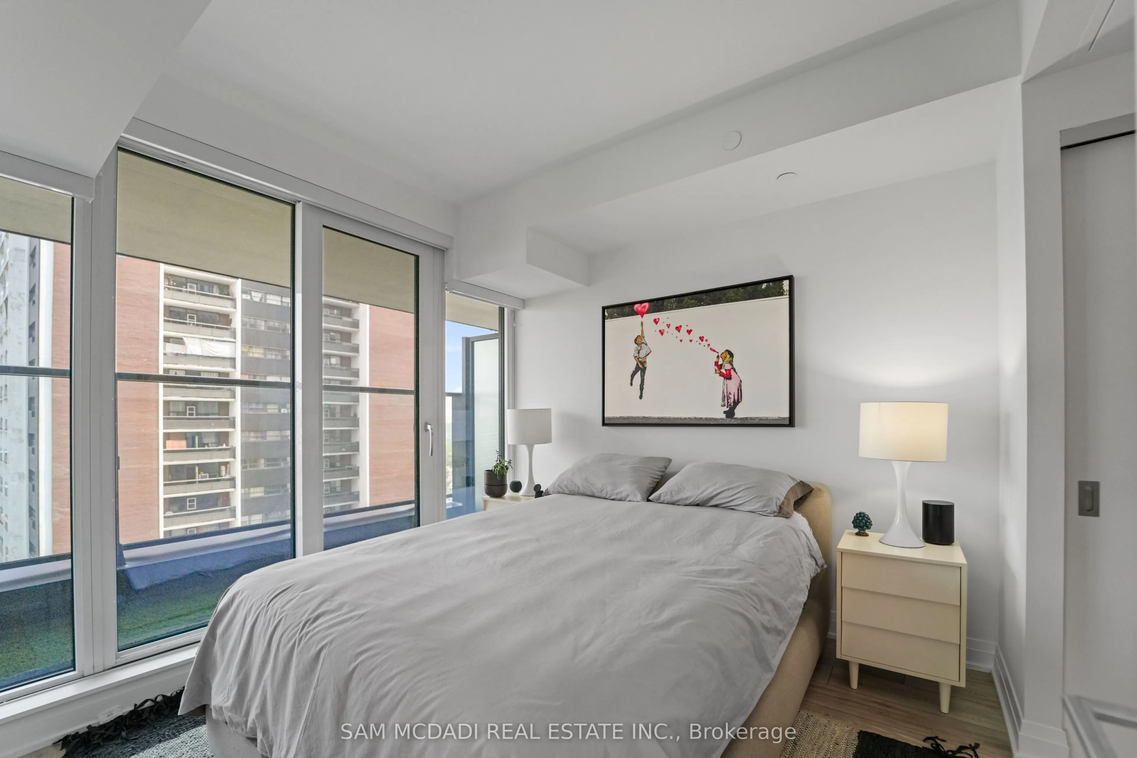 21 PARK Street E, #815