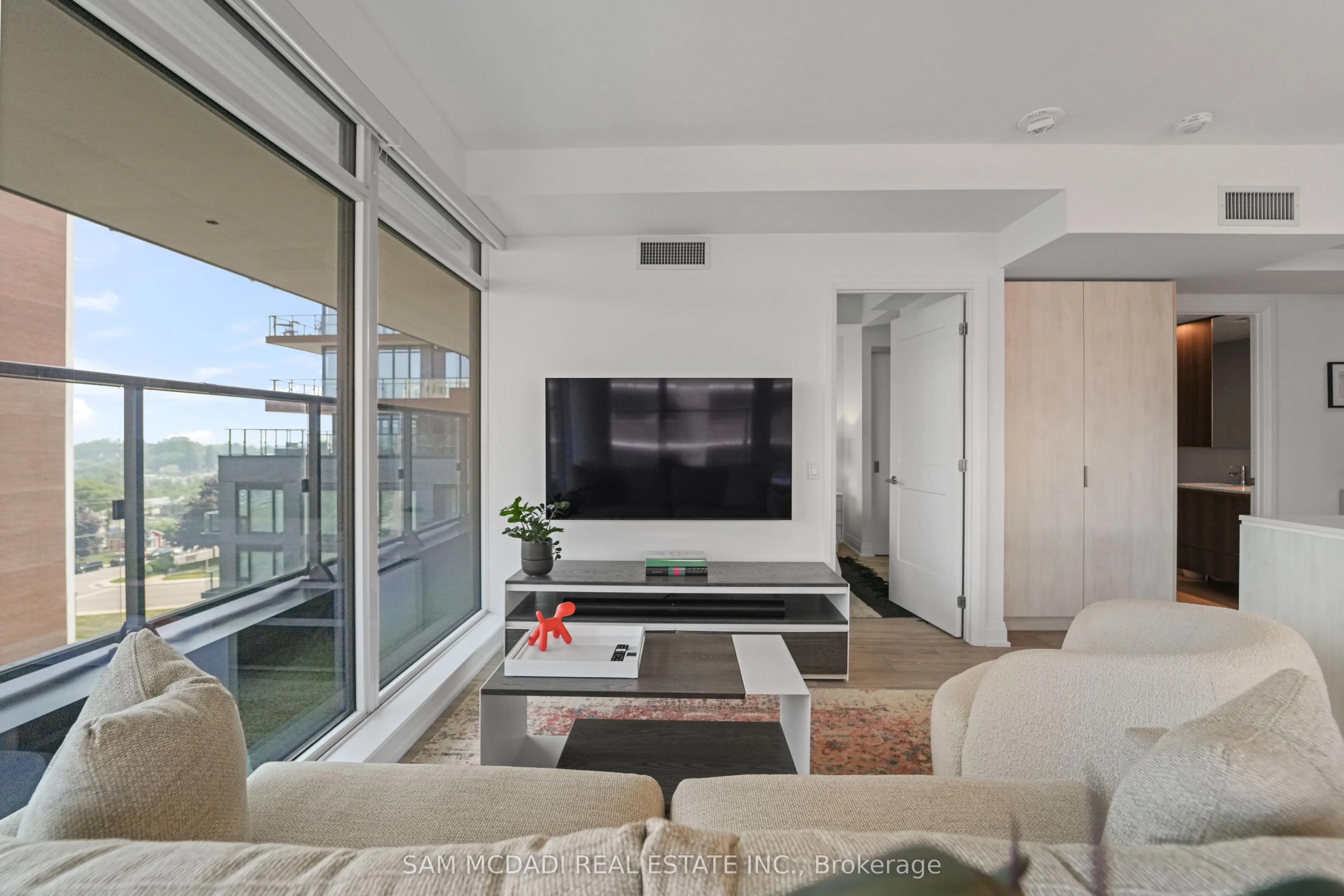 21 PARK Street E, #815
