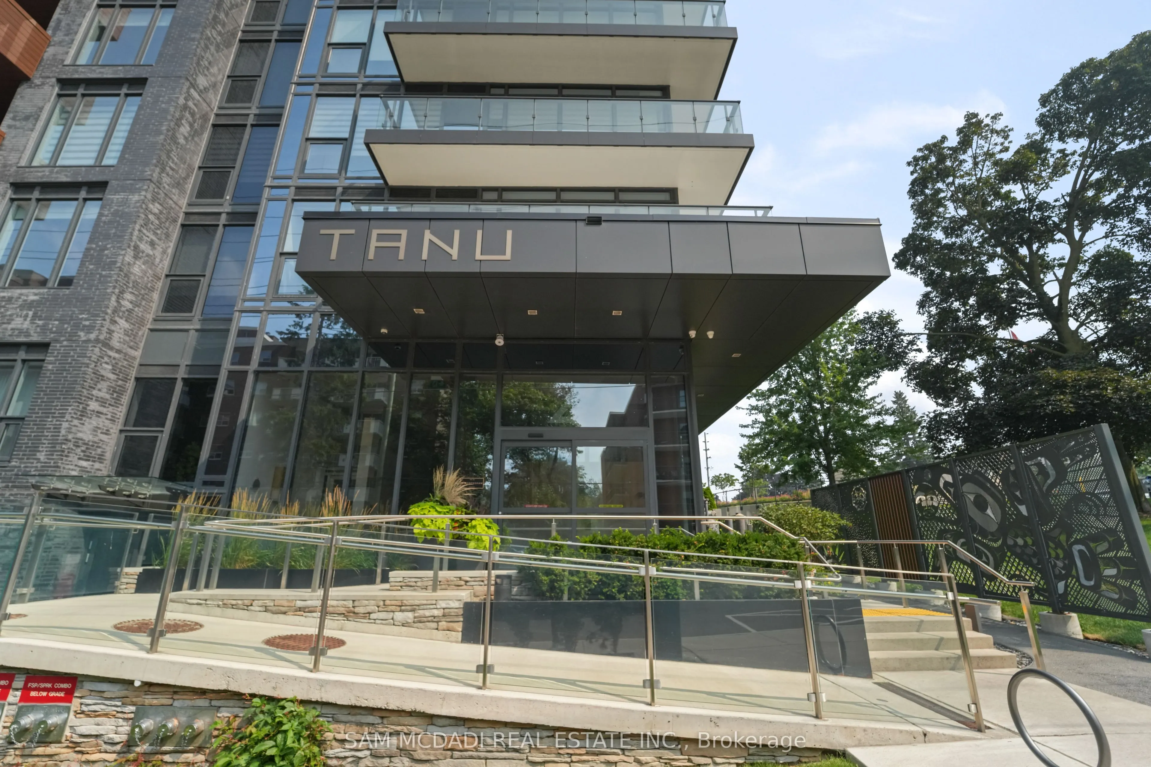 21 PARK Street E, #815