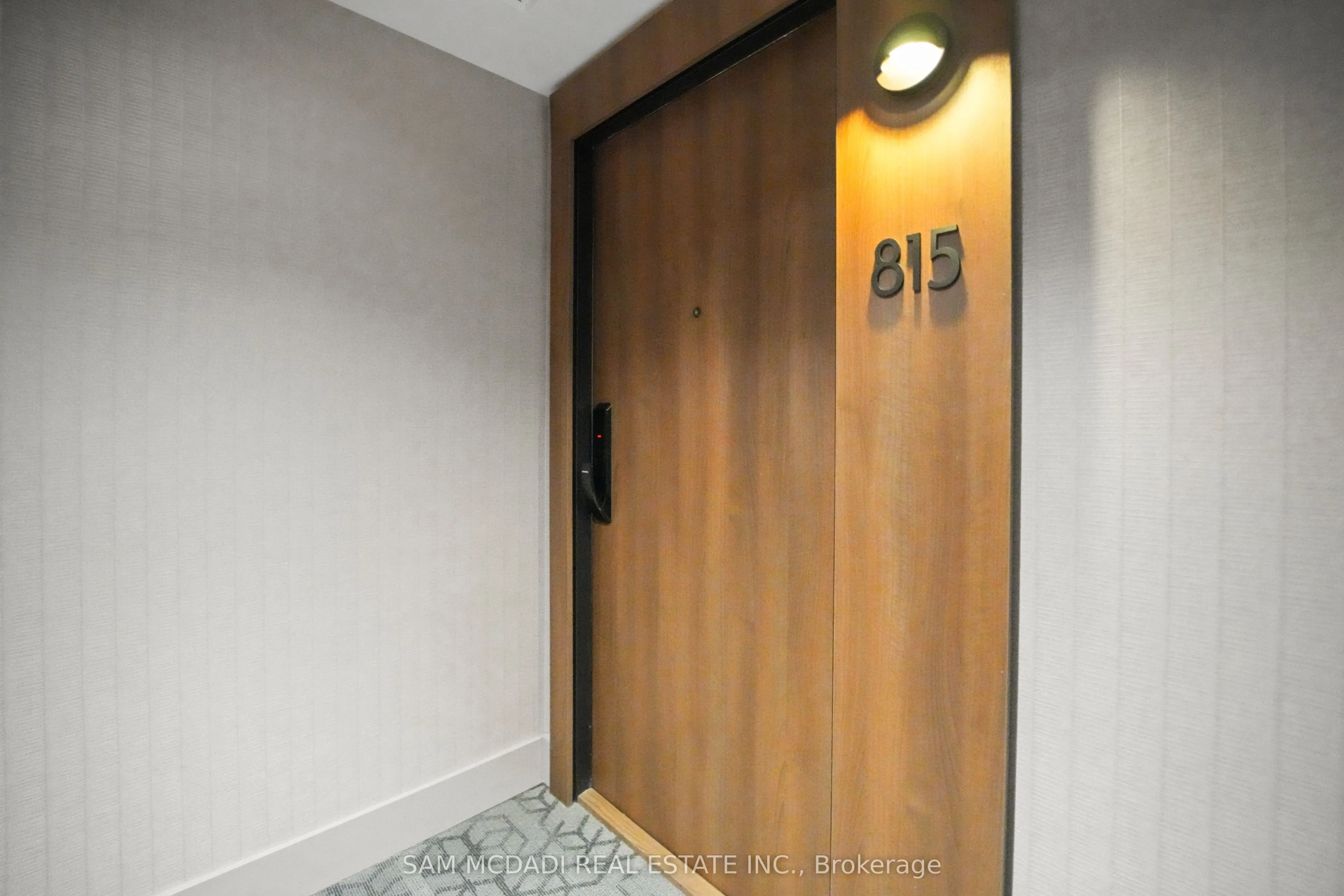 21 PARK Street E, #815