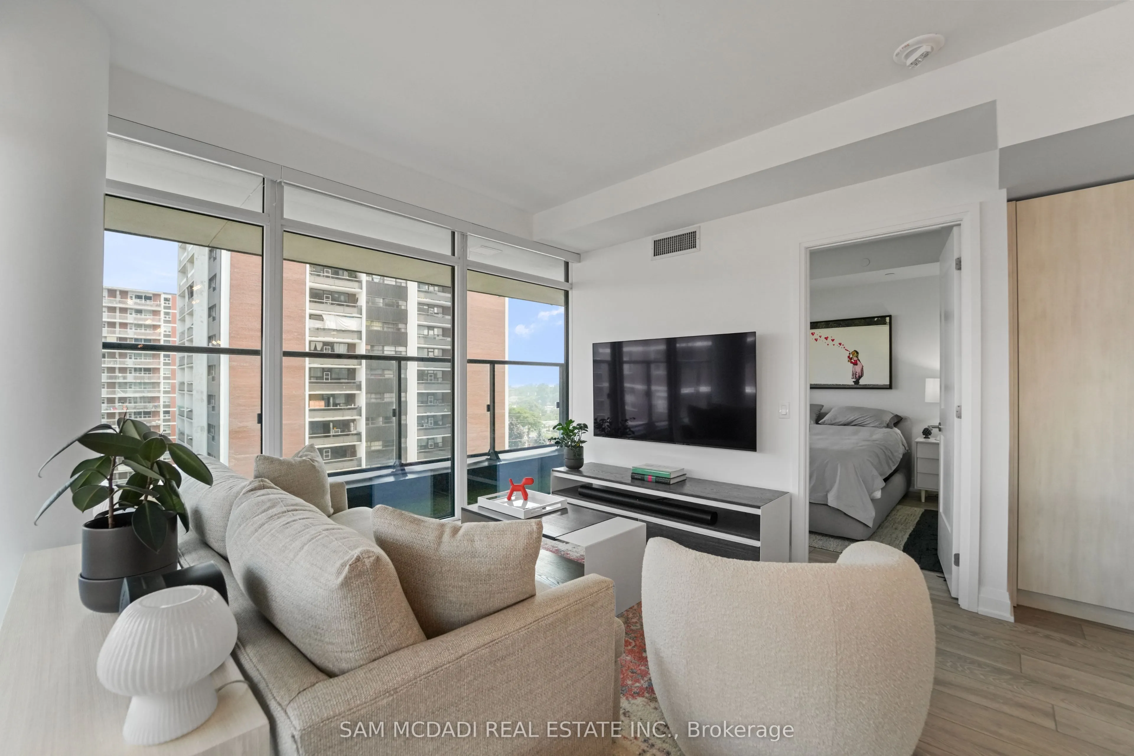 21 PARK Street E, #815
