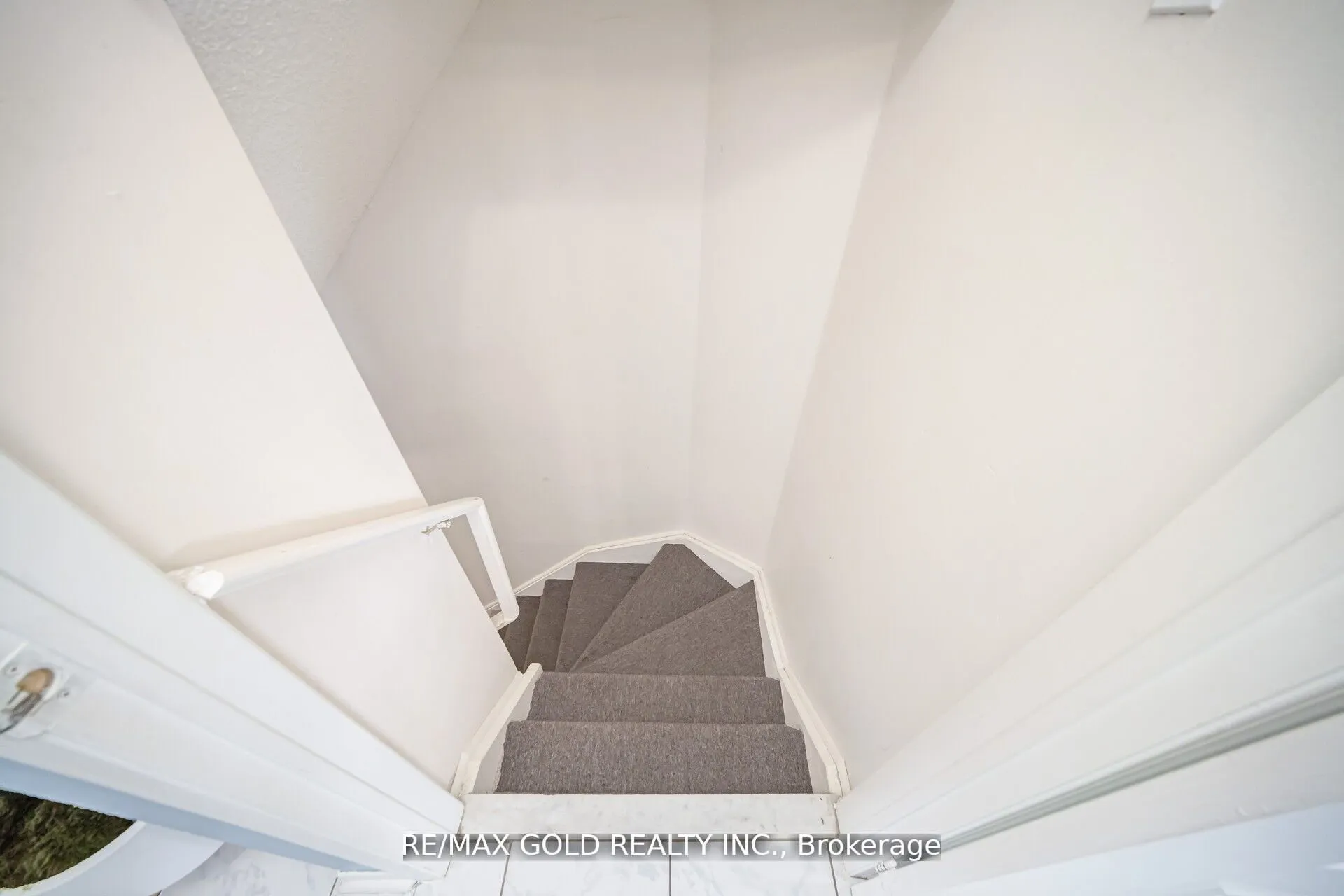 108 Black Forest Drive N