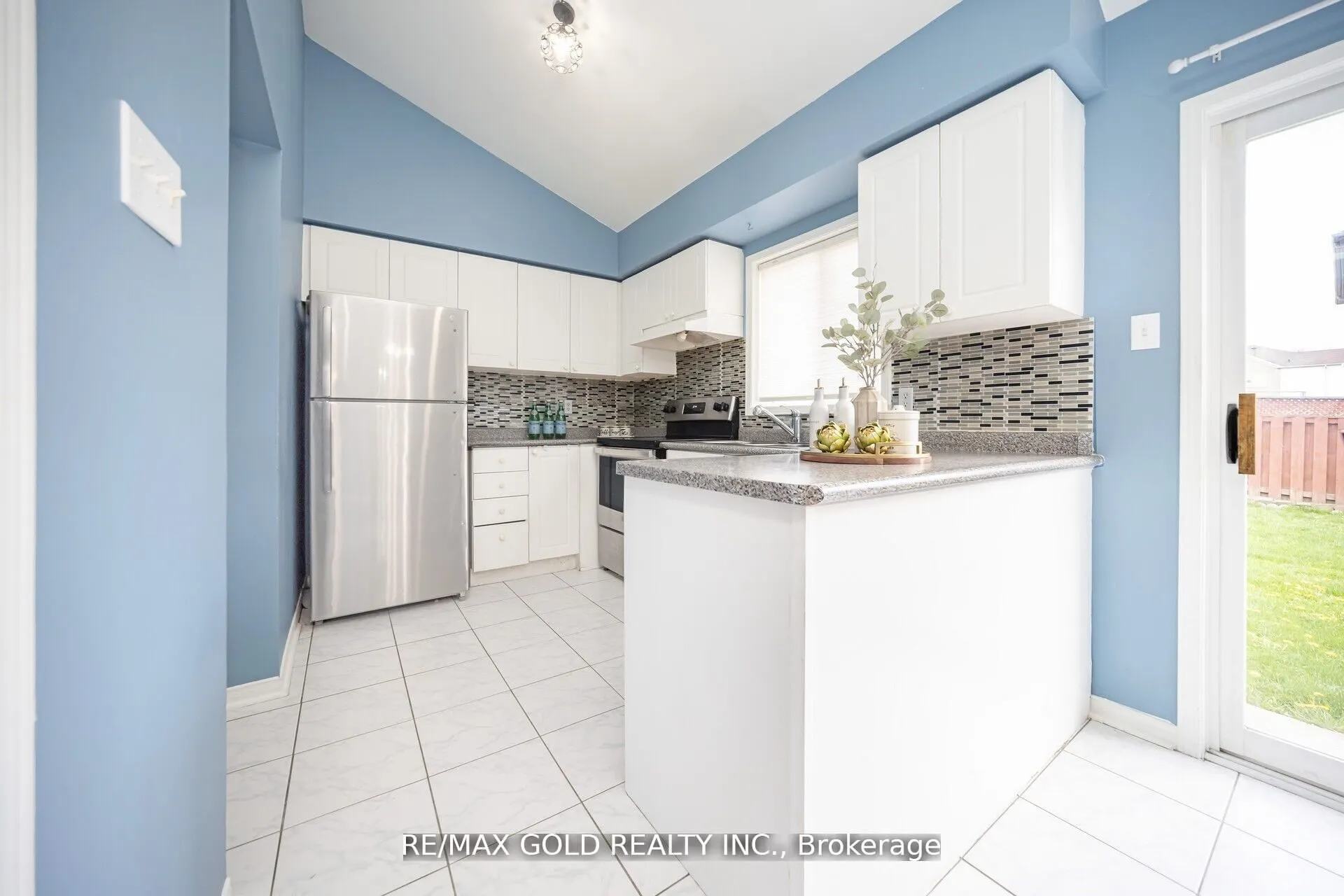 108 Black Forest Drive N