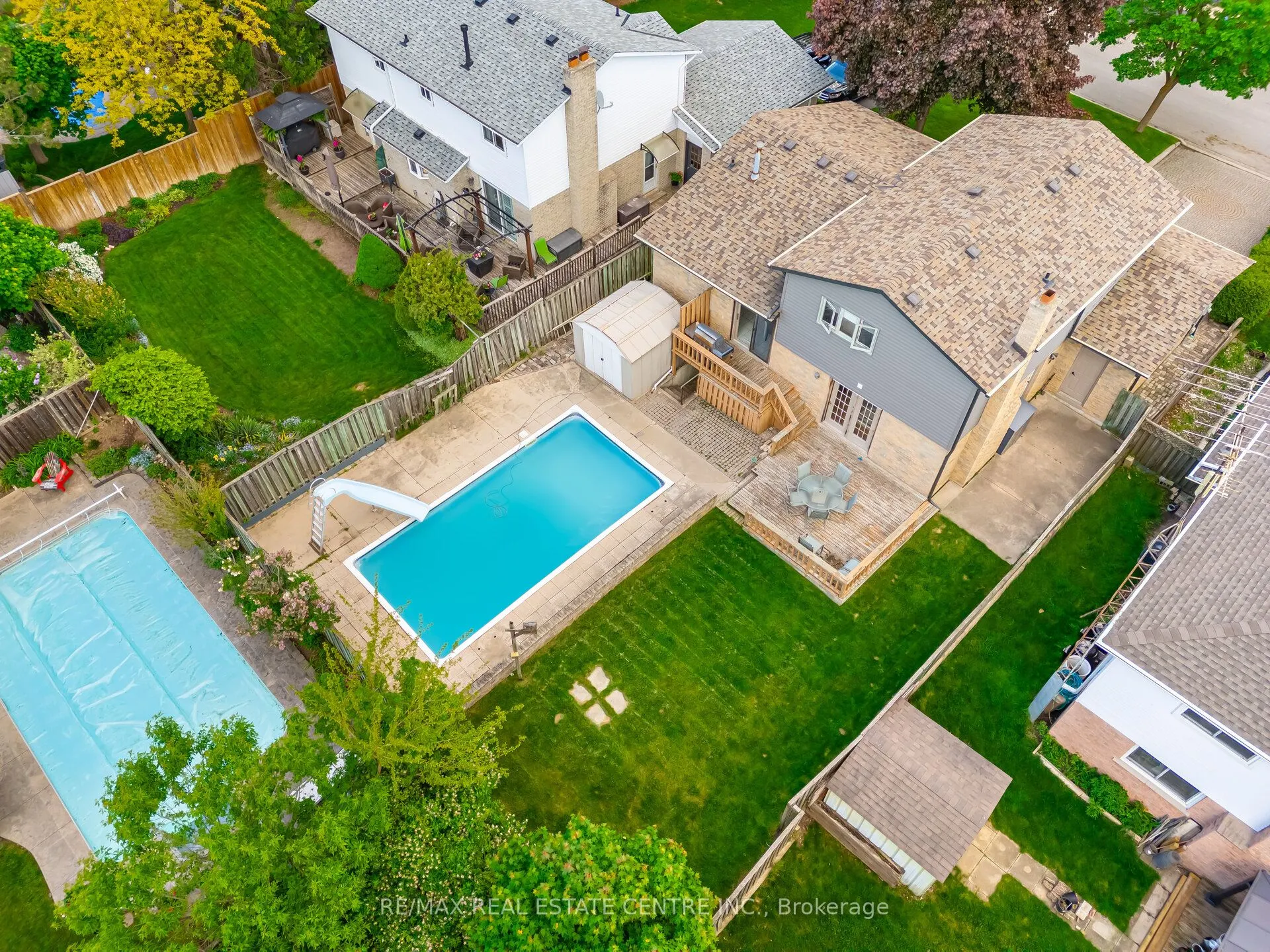 583 Moorelands Crescent