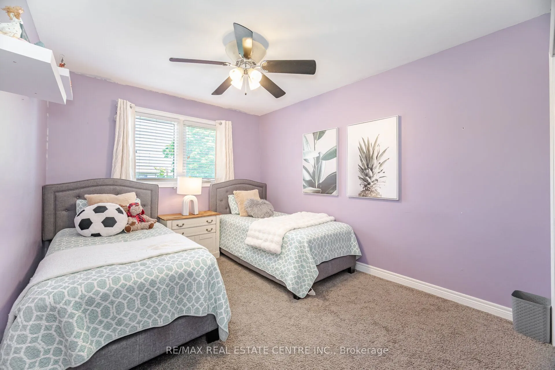 583 Moorelands Crescent
