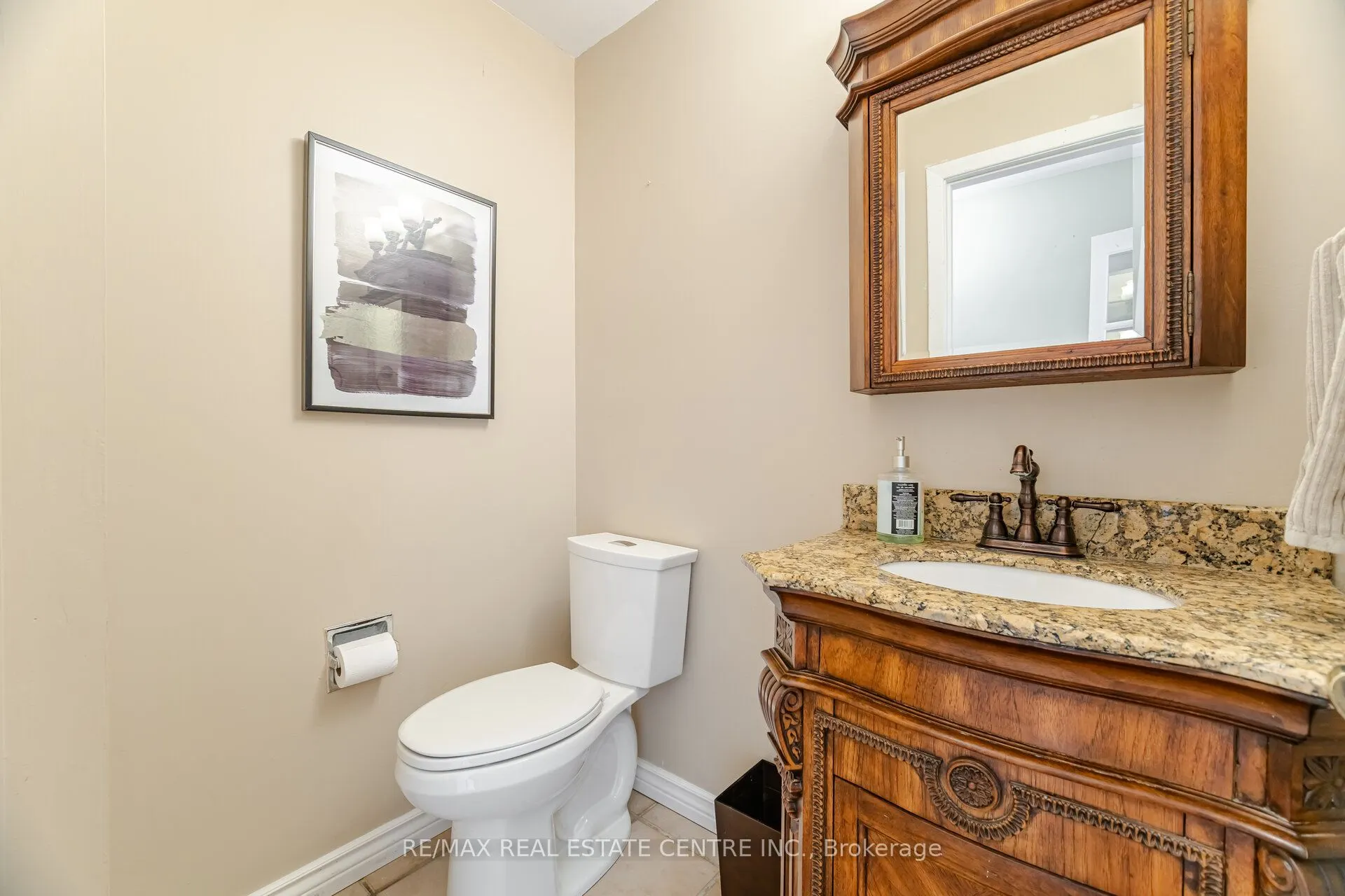 583 Moorelands Crescent