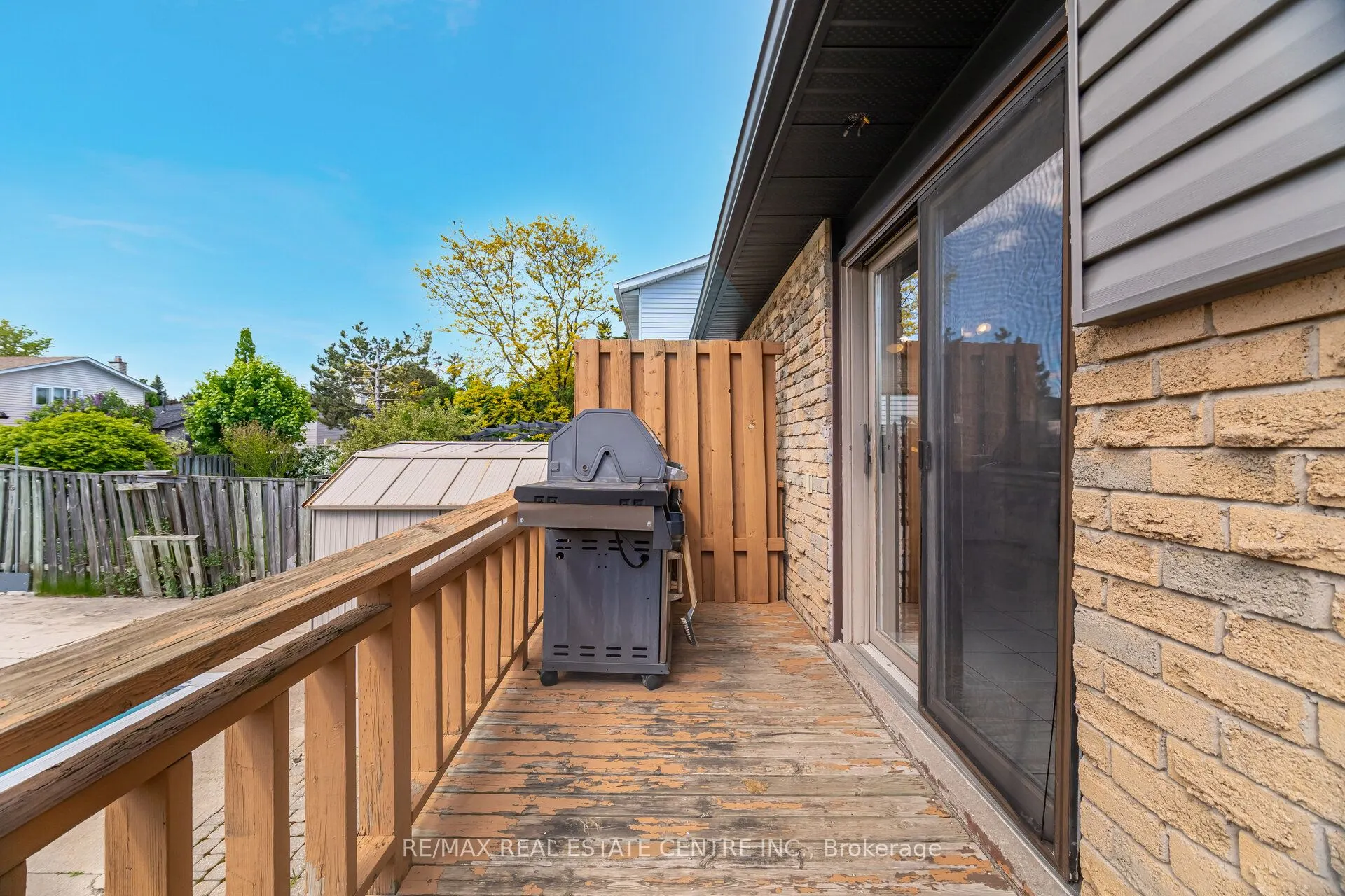 583 Moorelands Crescent