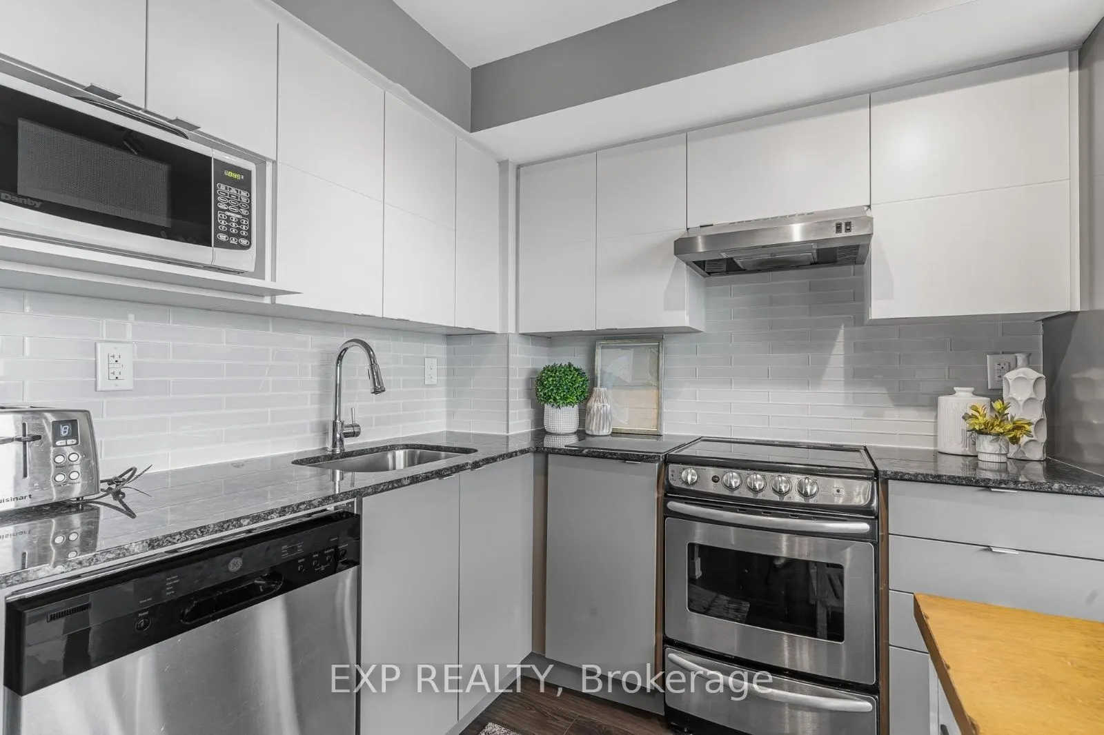 160 Flemington Road, #1304