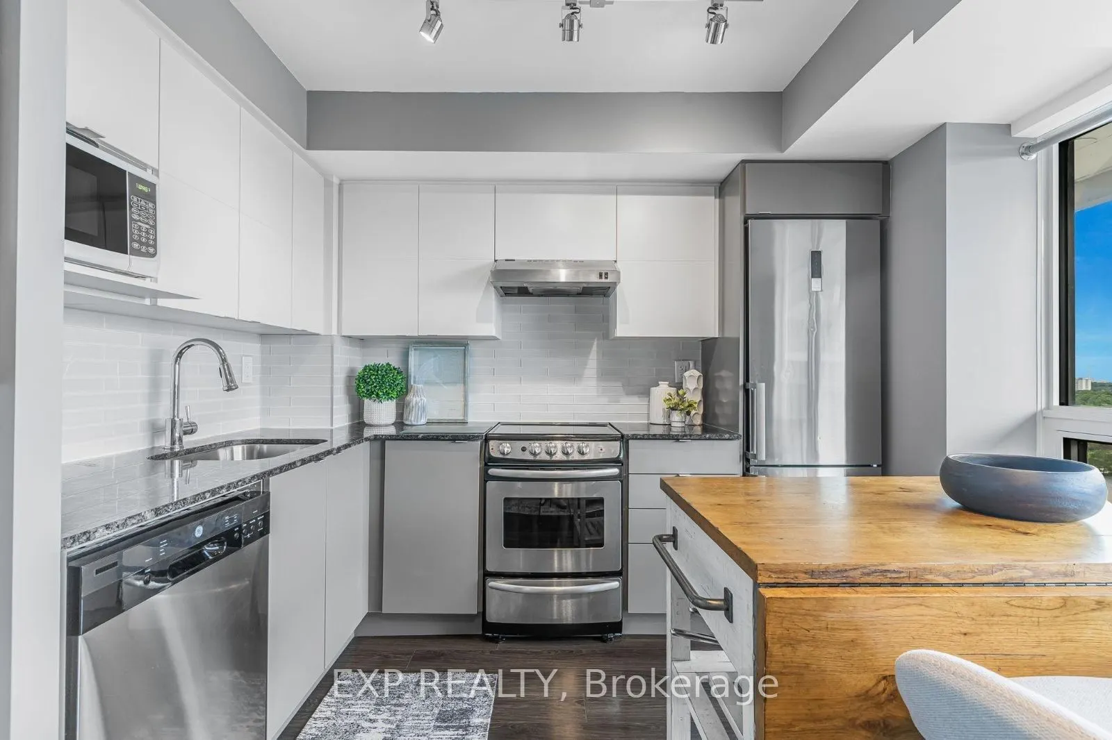 160 Flemington Road, #1304