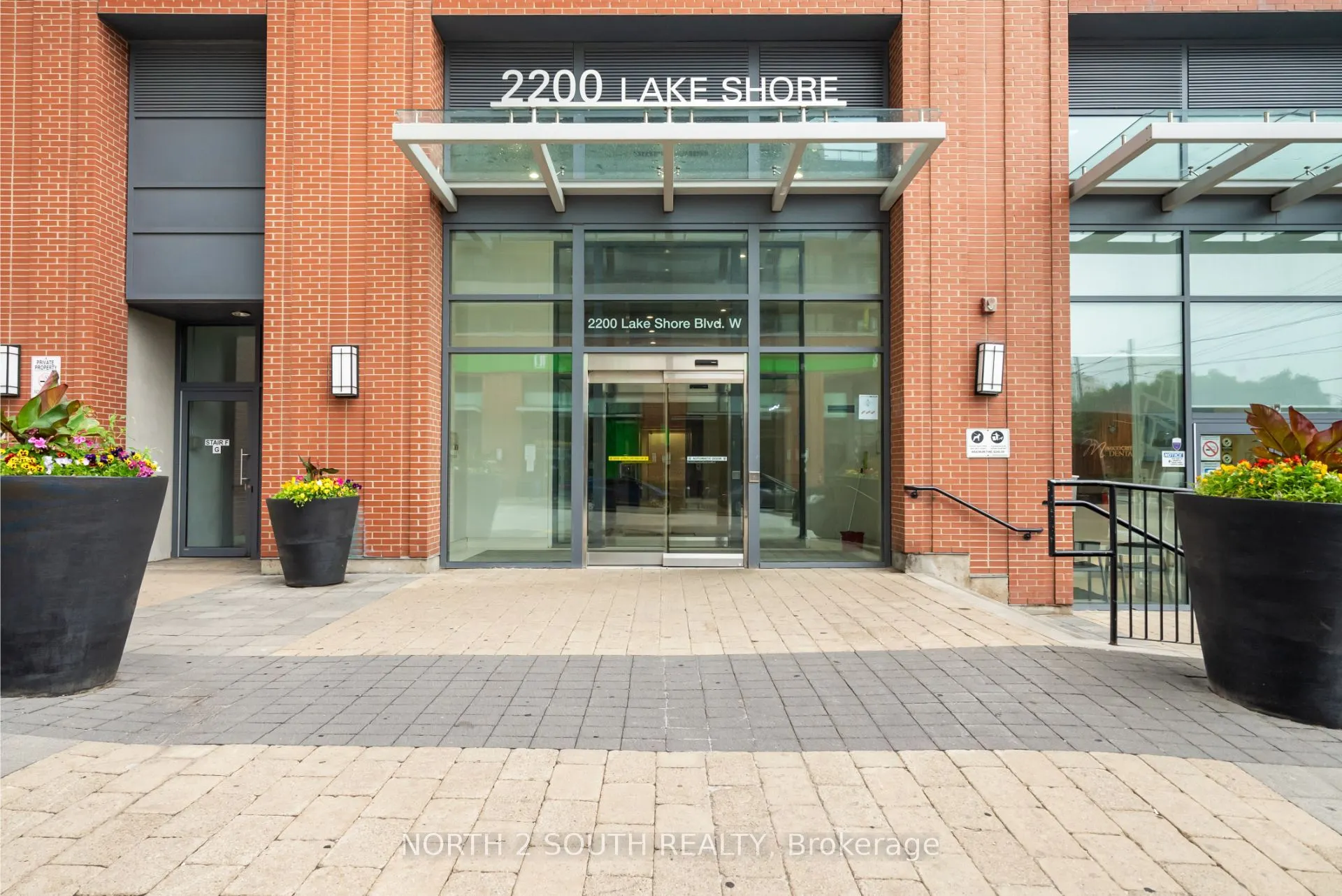 2200 Lake Shore Boulevard W, #622