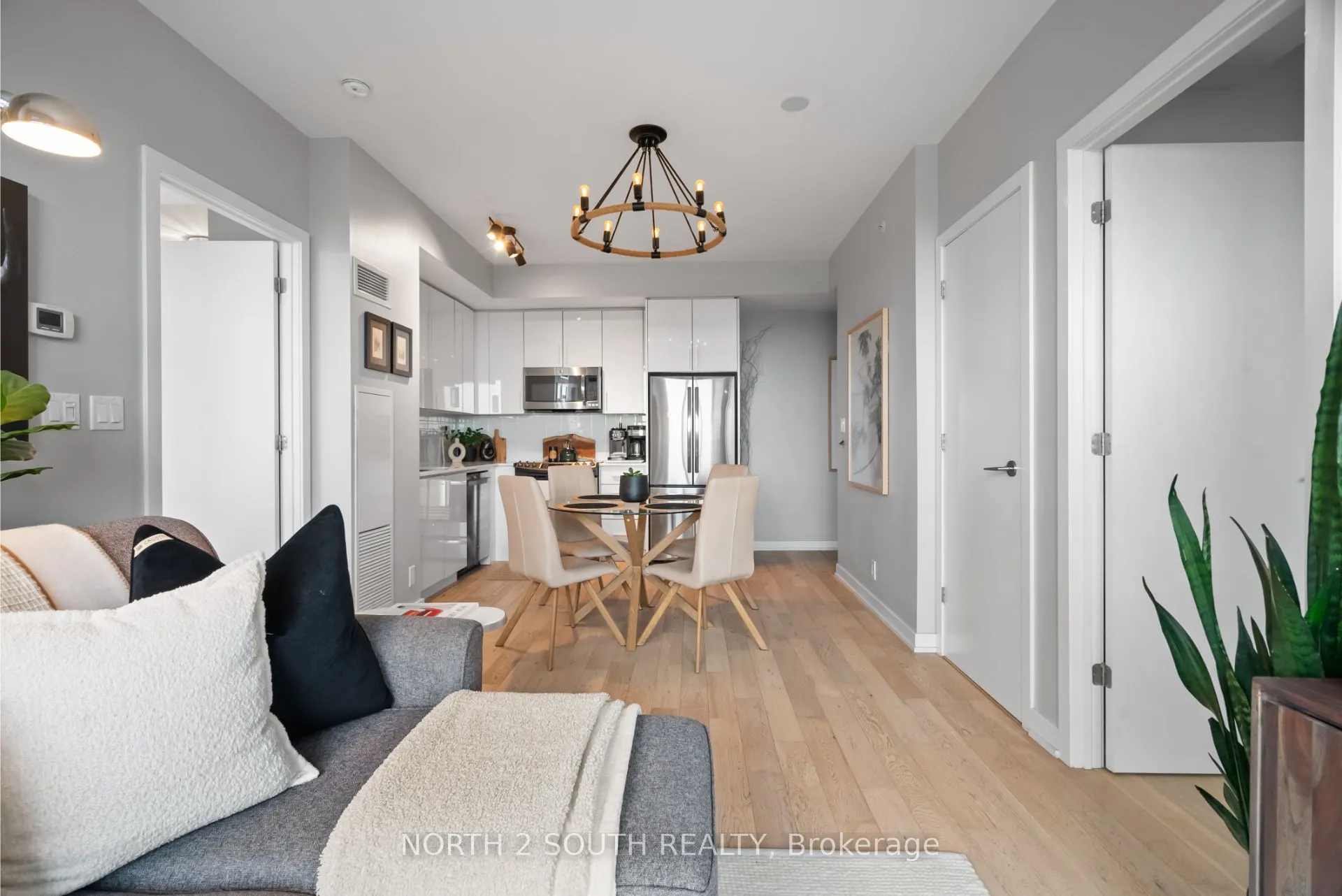 2200 Lake Shore Boulevard W, #622
