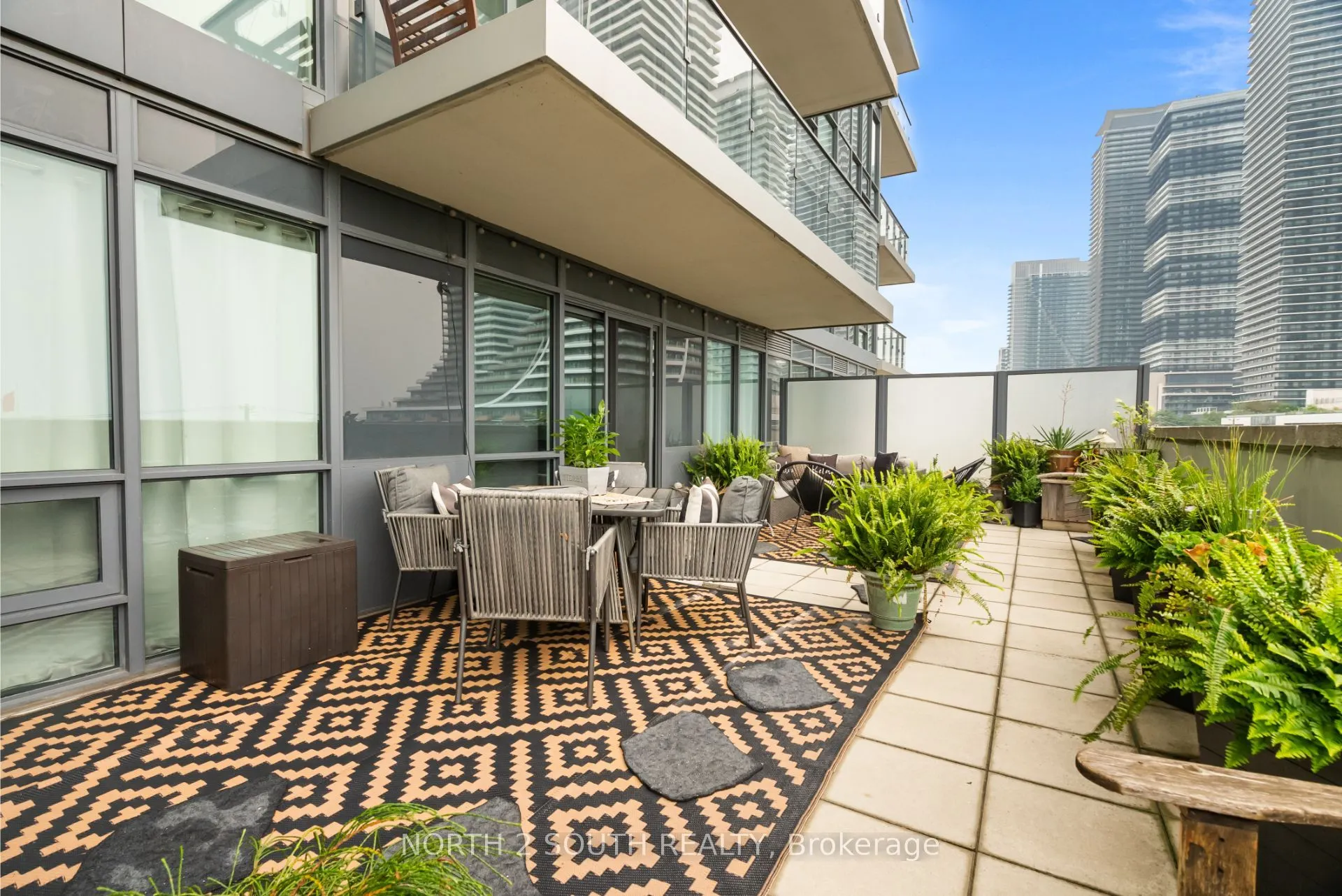 2200 Lake Shore Boulevard W, #622