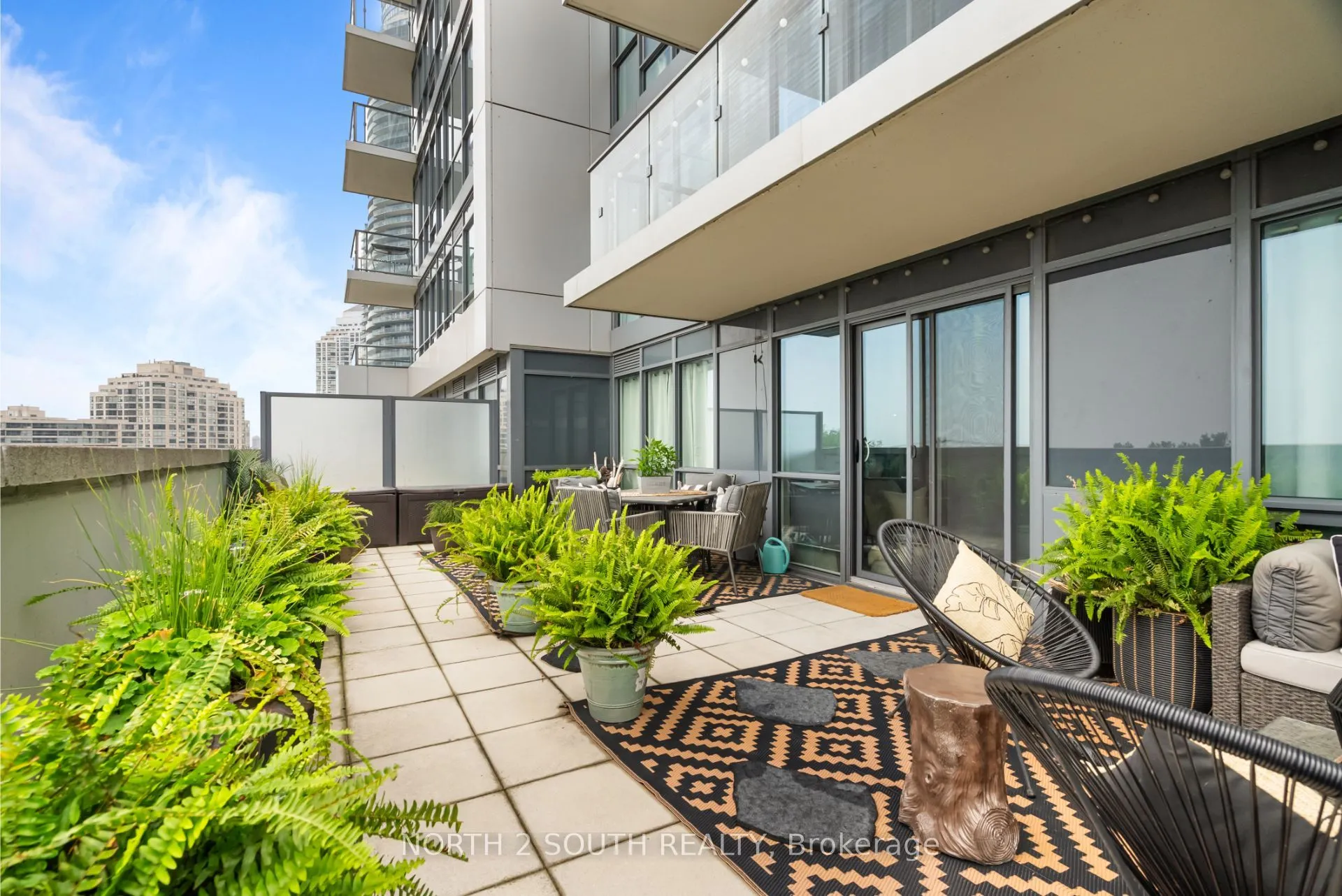 2200 Lake Shore Boulevard W, #622