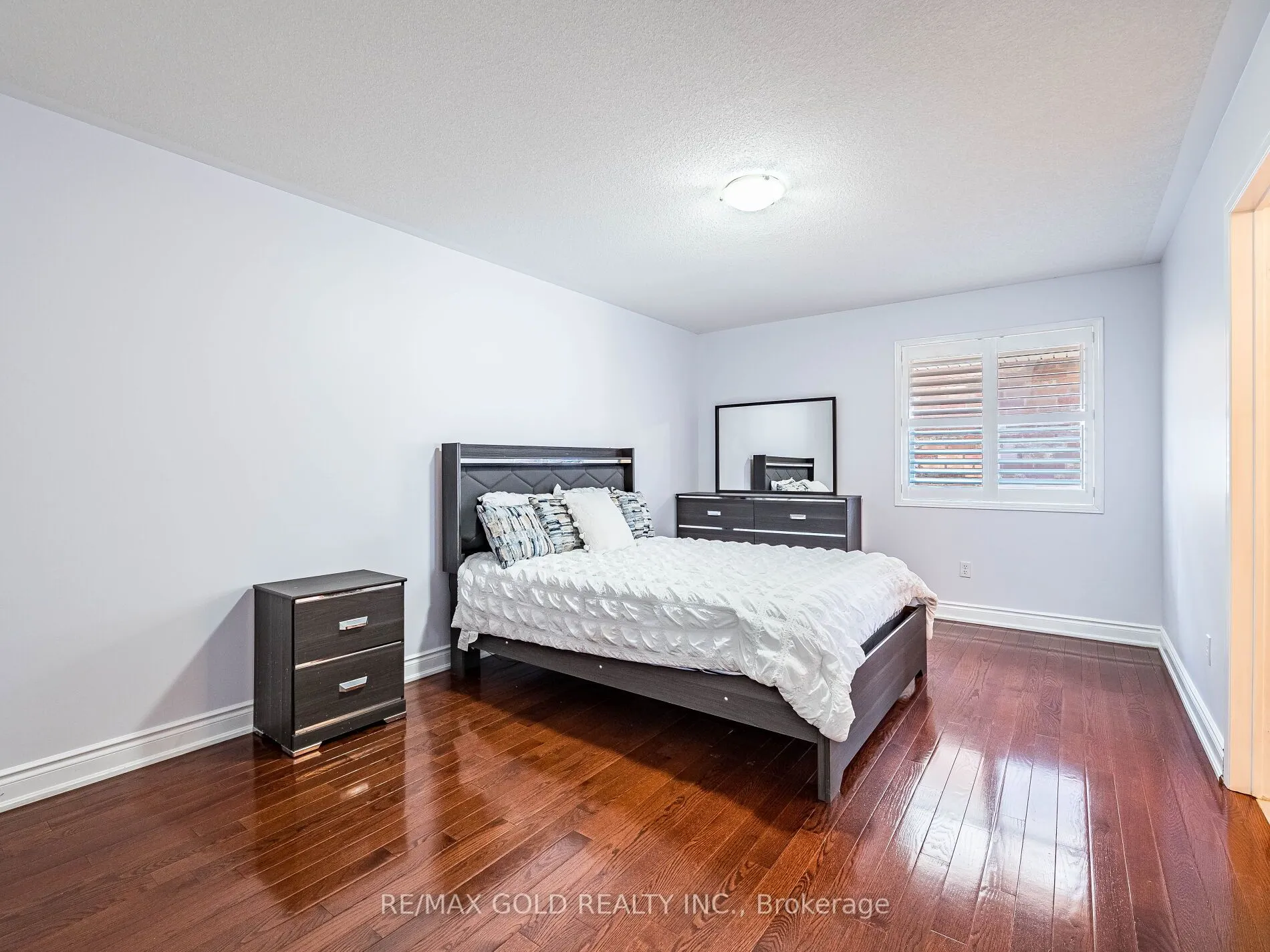 36 Treegrove Crescent