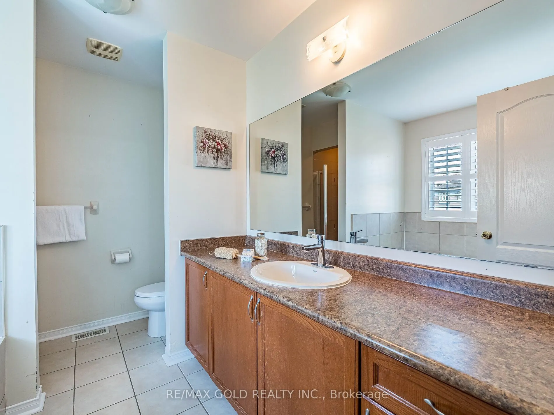 36 Treegrove Crescent
