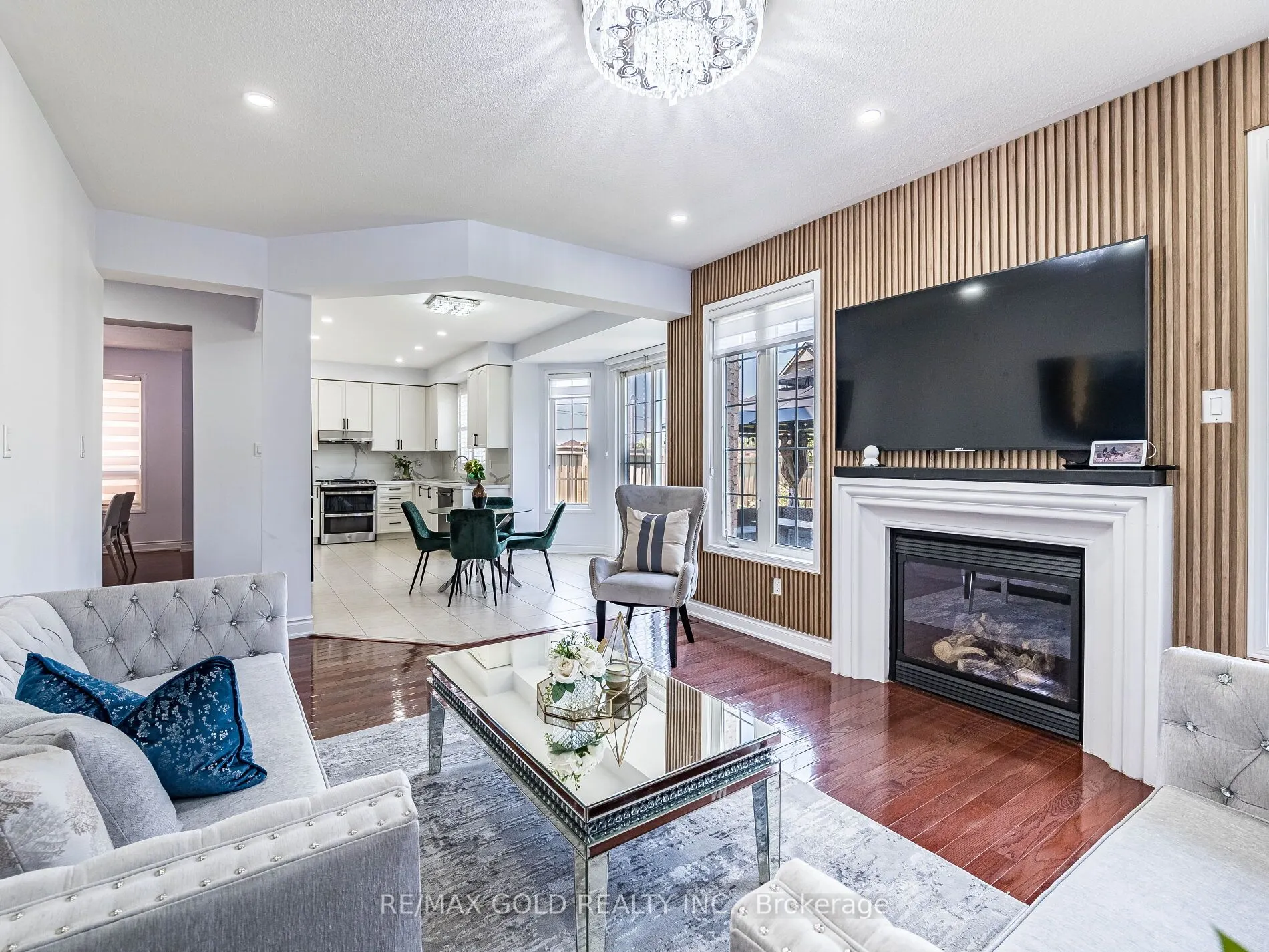 36 Treegrove Crescent