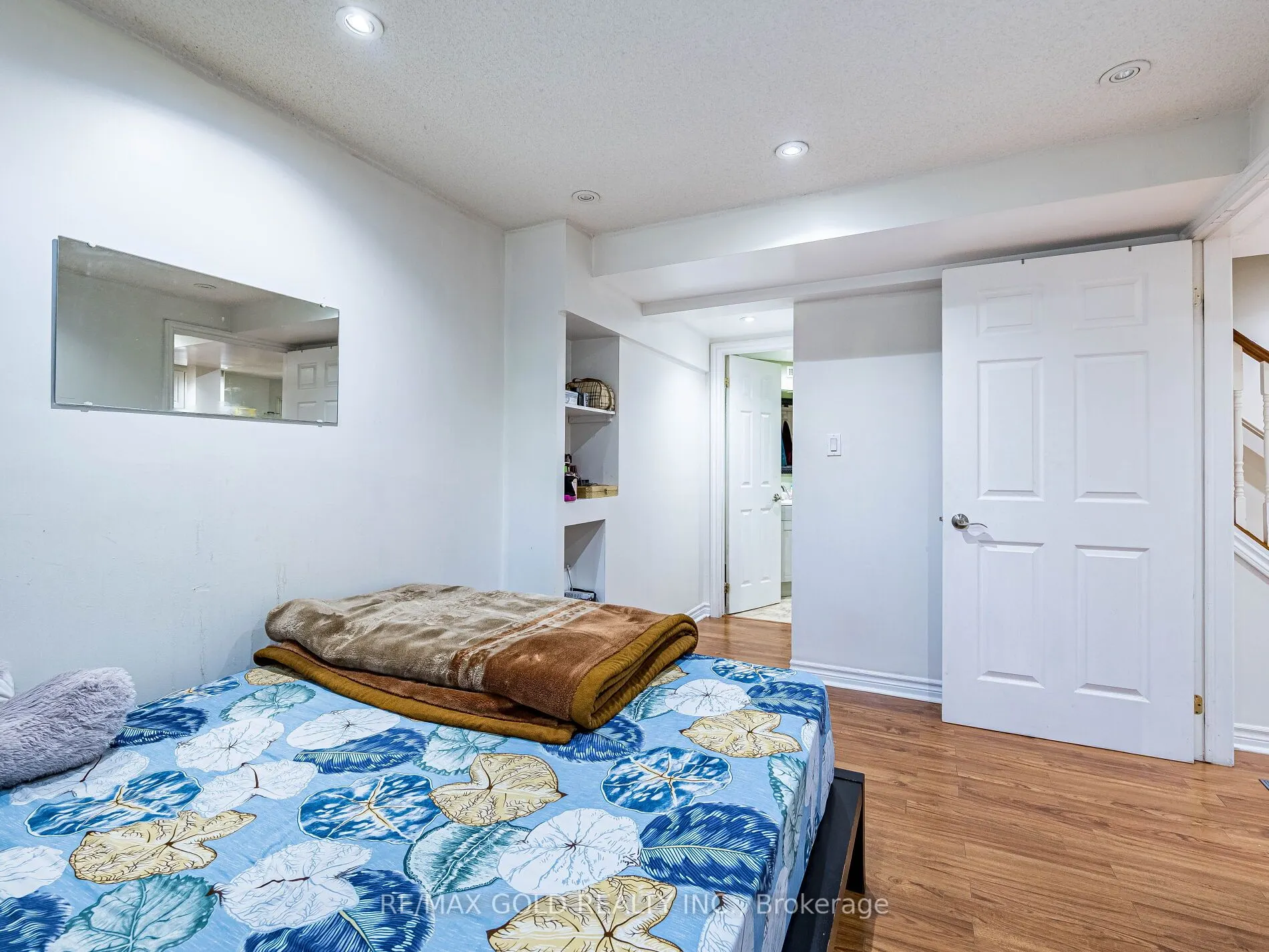 36 Treegrove Crescent