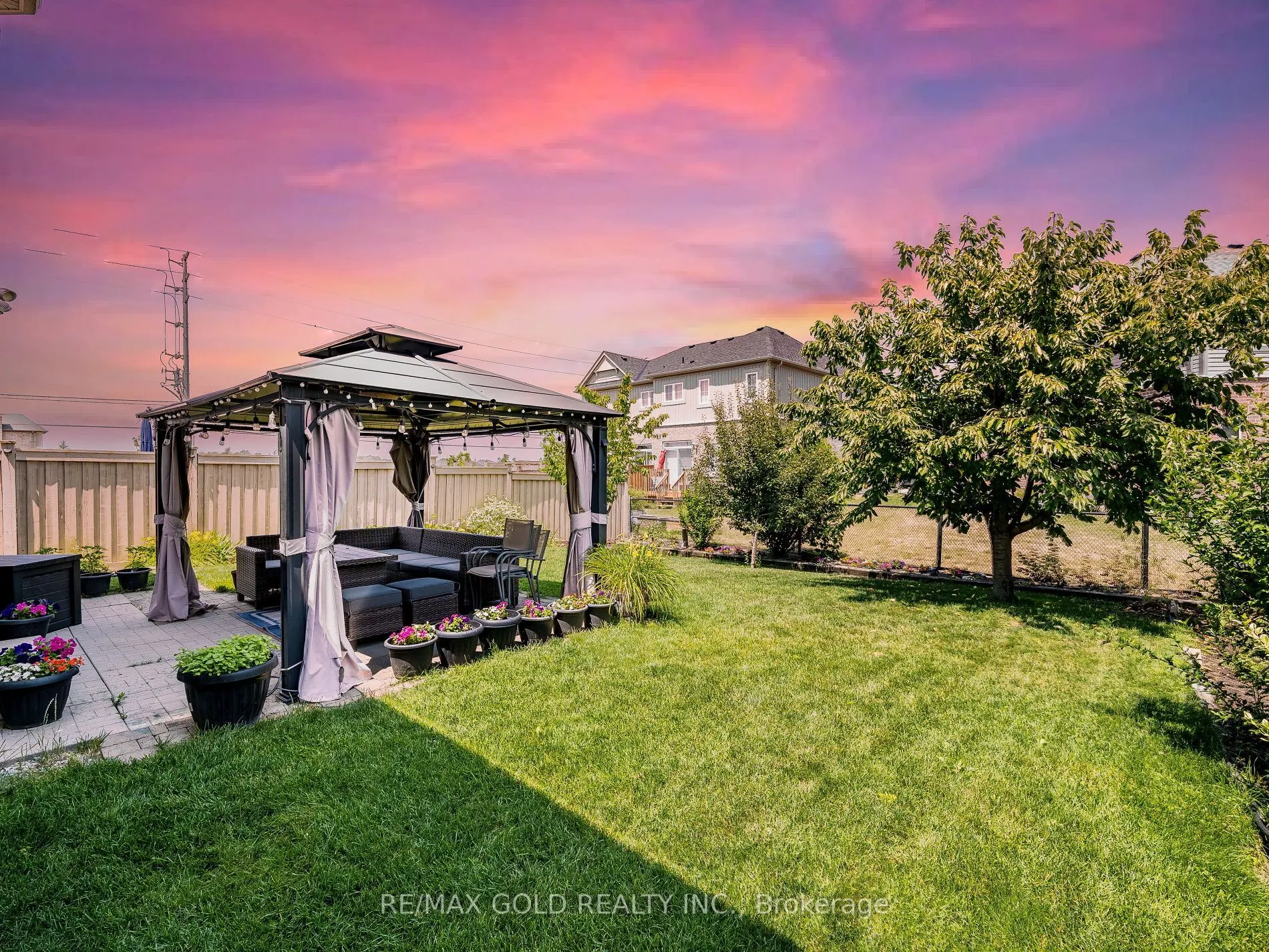 36 Treegrove Crescent